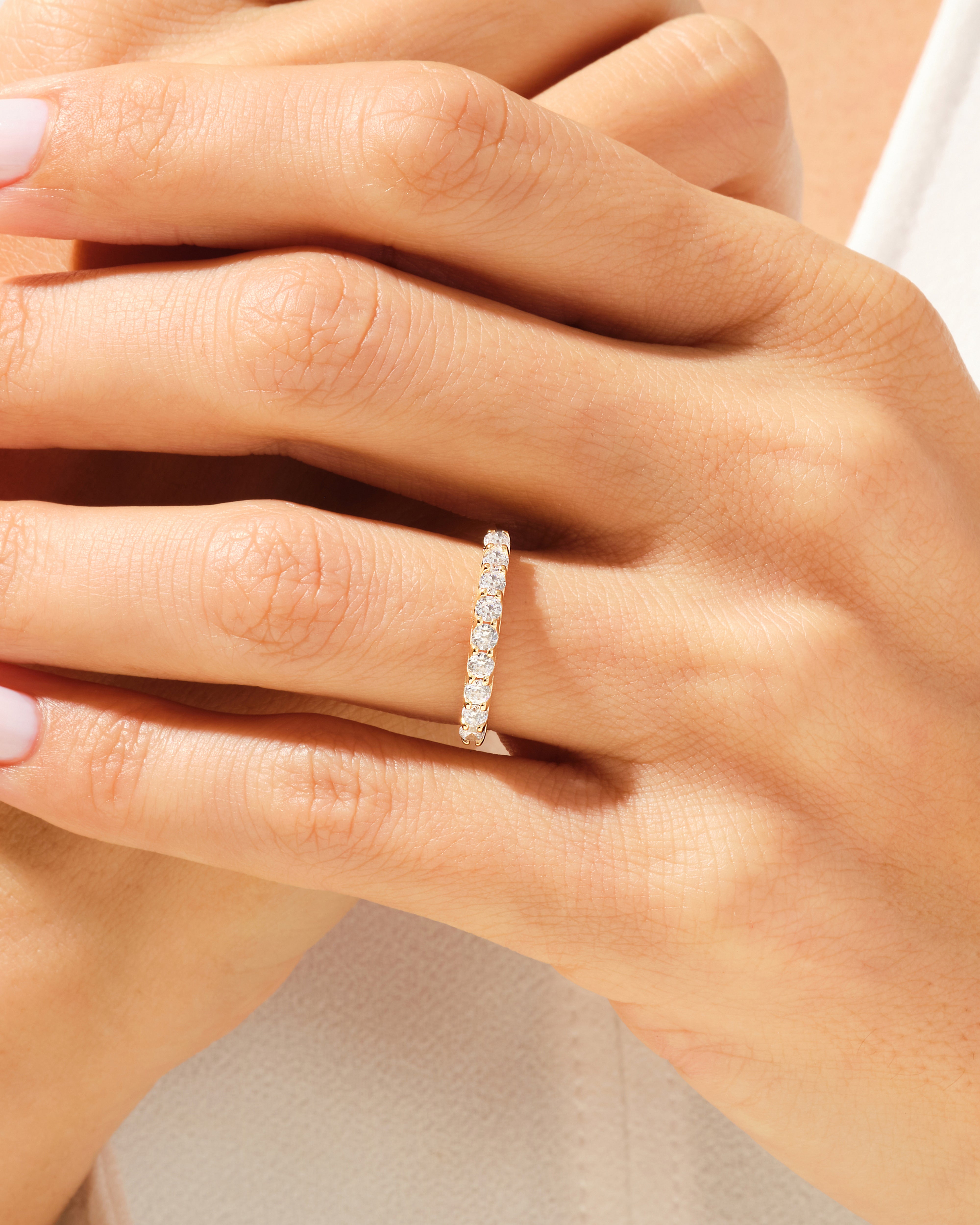 Trellis Neun-Stein Jubiläumsring (0,45 CT TW)
