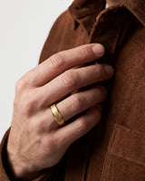 7mm Herren-Gold-Ehering - Eis-matt gebürsteter und facettierter Rand