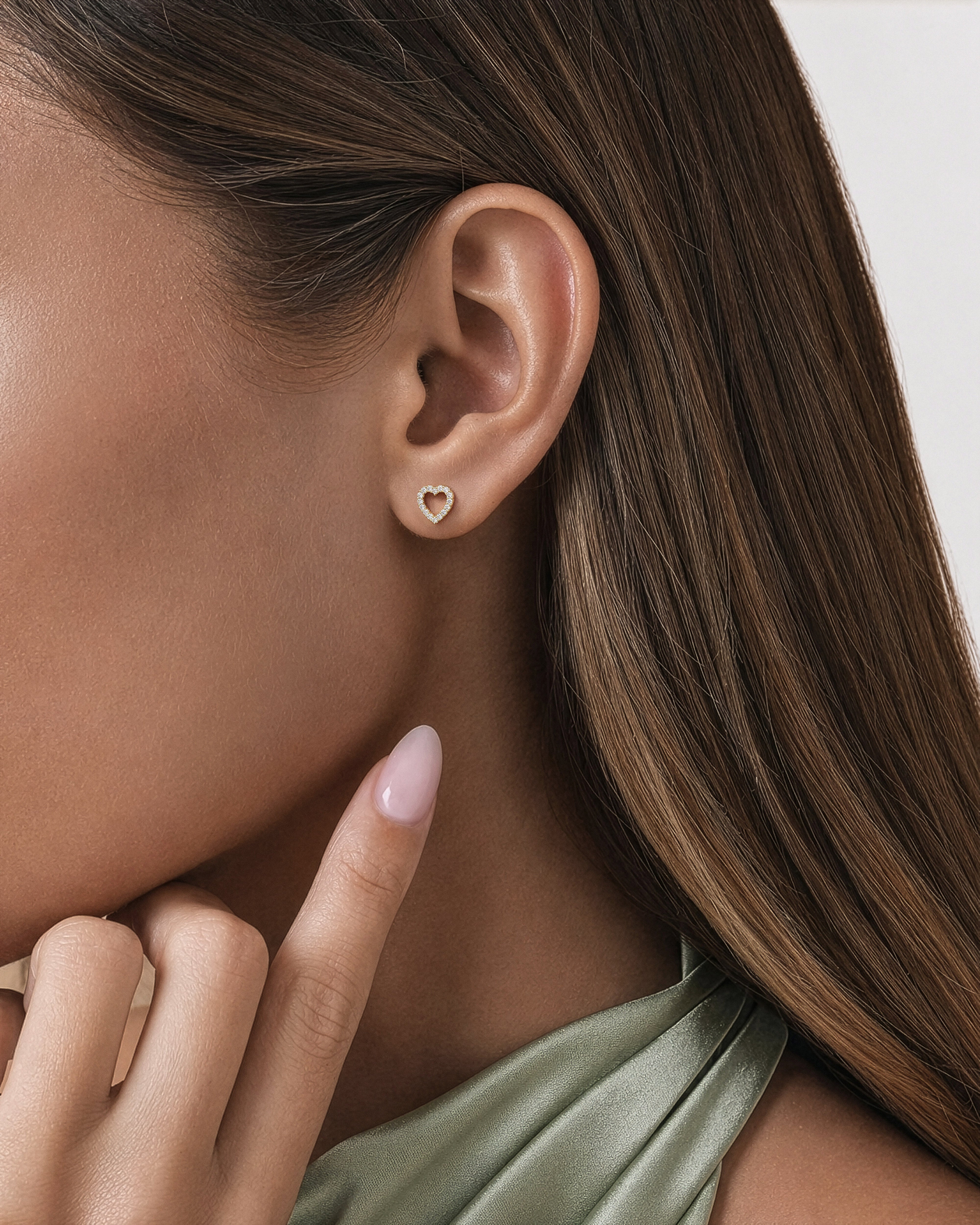 Offene Herz Ohrstecker mit Diamanten 