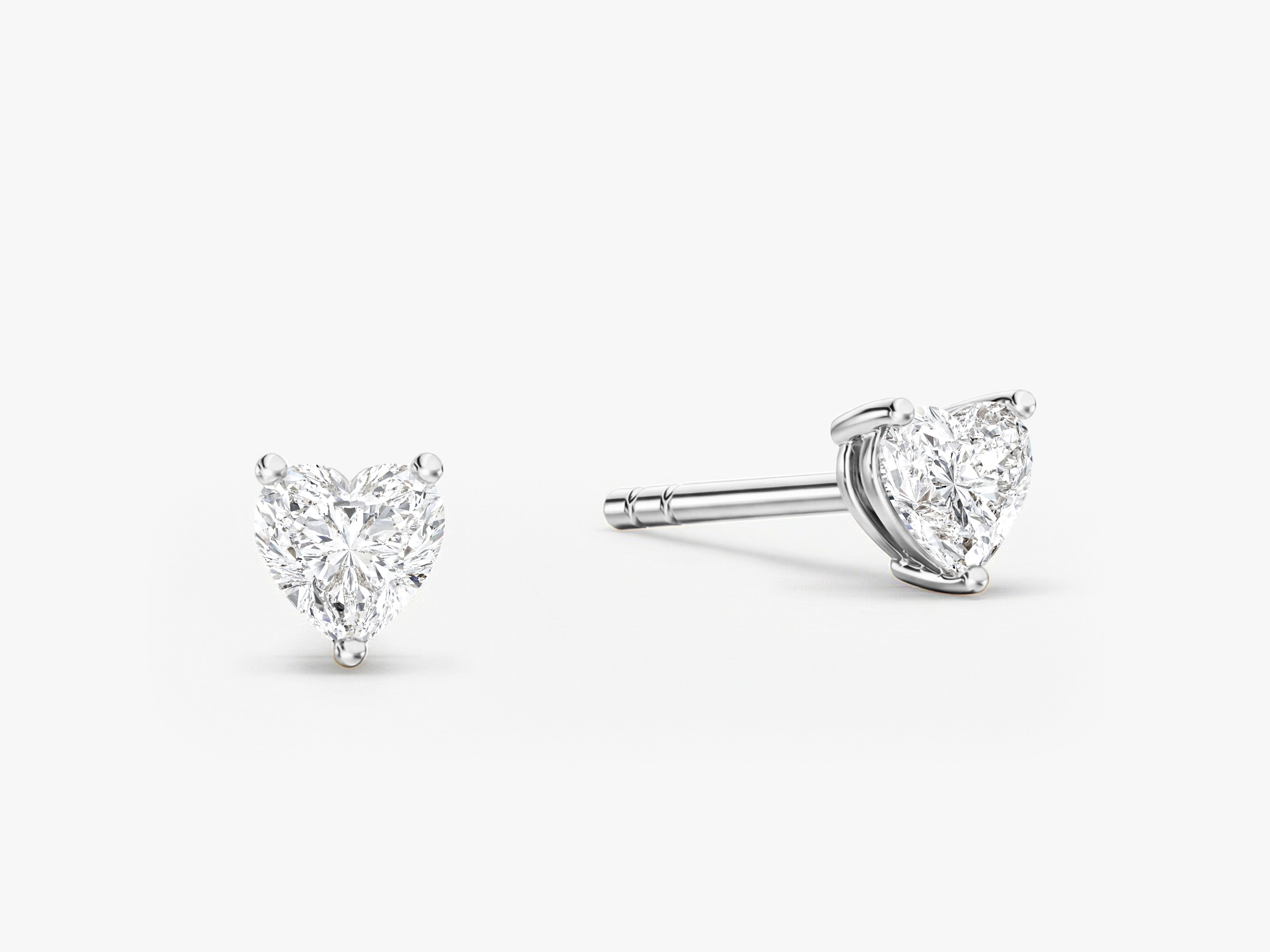 Herzensförmige Ohrstecker (0,50 ct tw)
