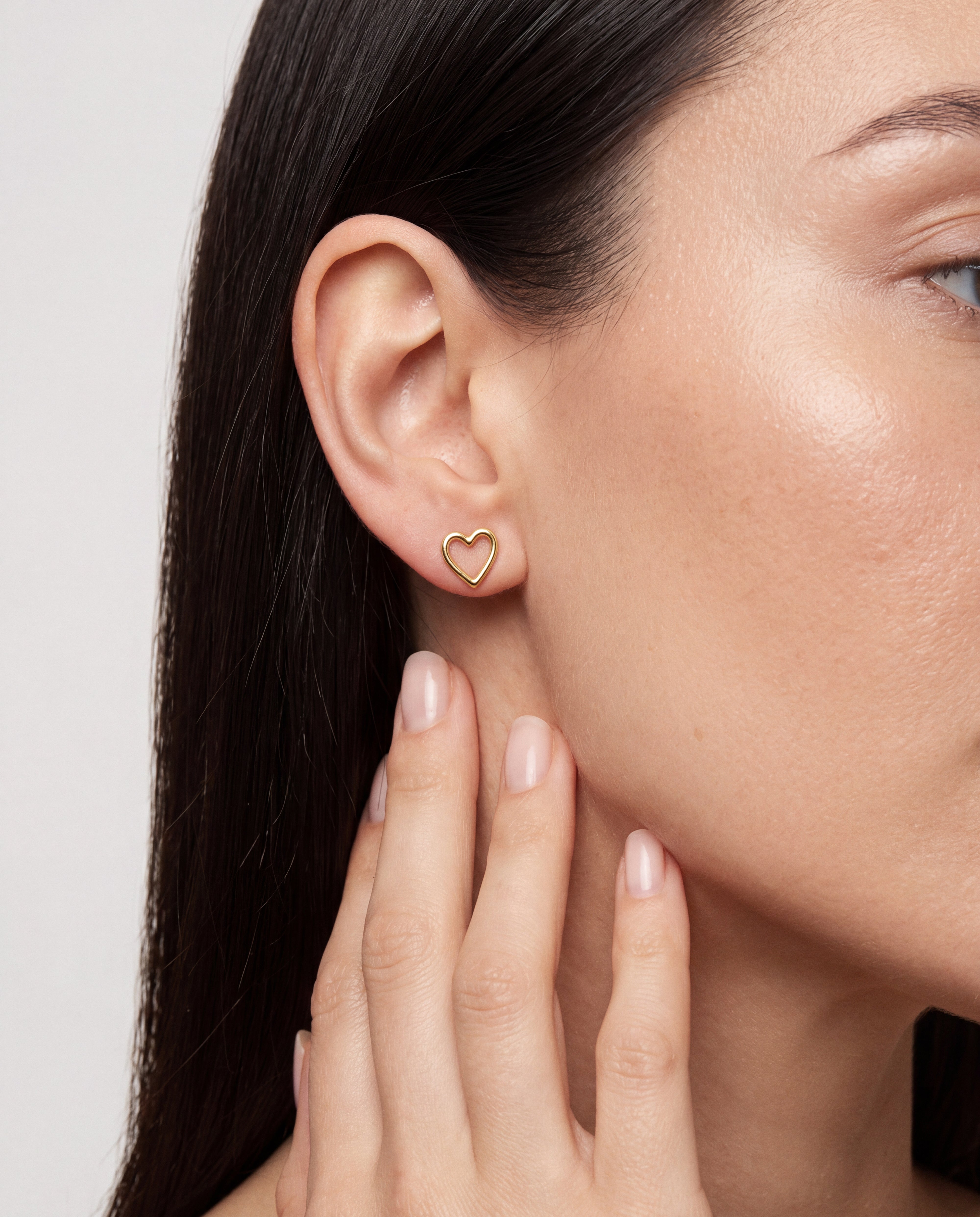 Heart Outline Stud Earrings