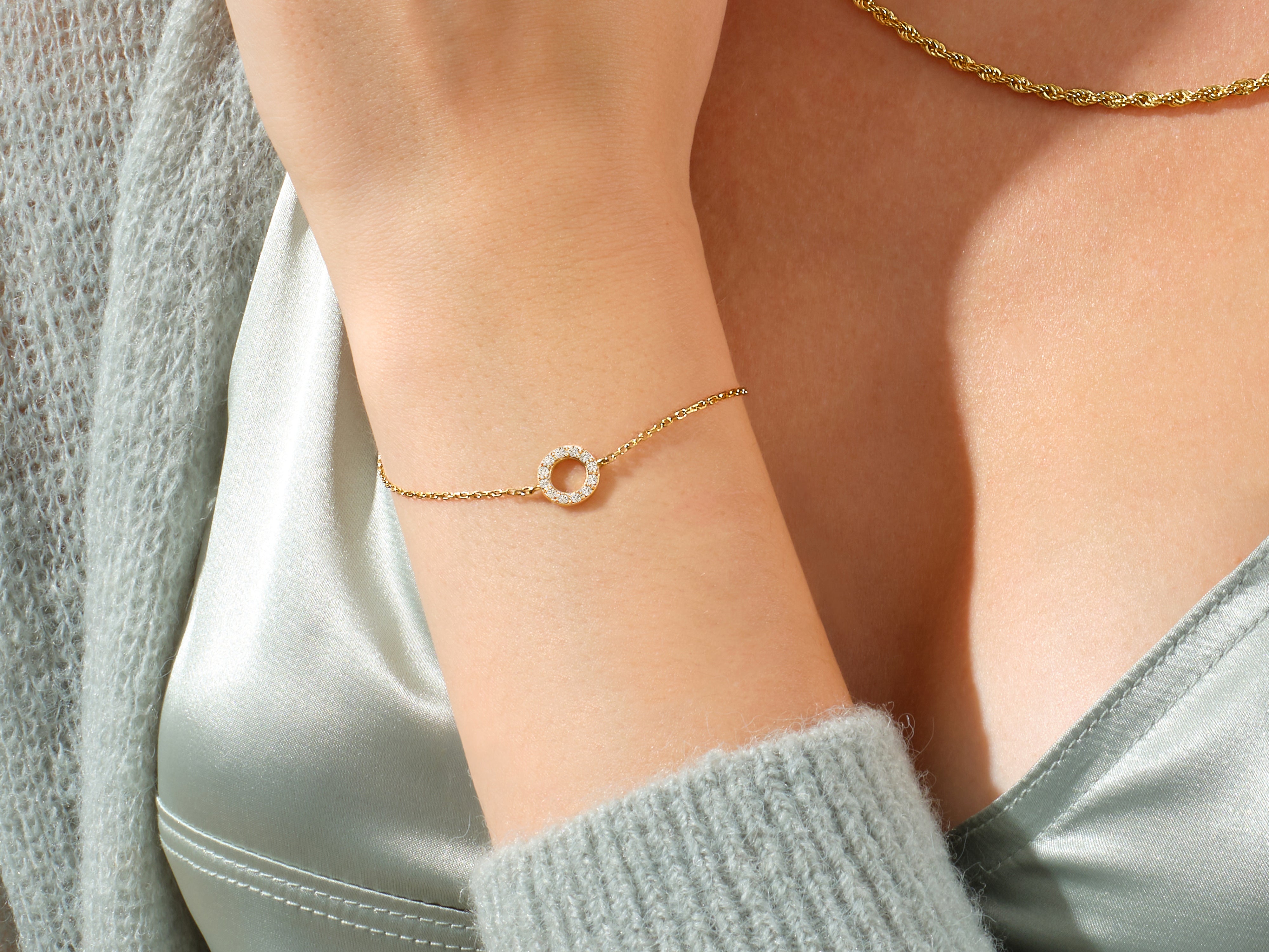 Minimalistisches Armband mit rundem Diamant