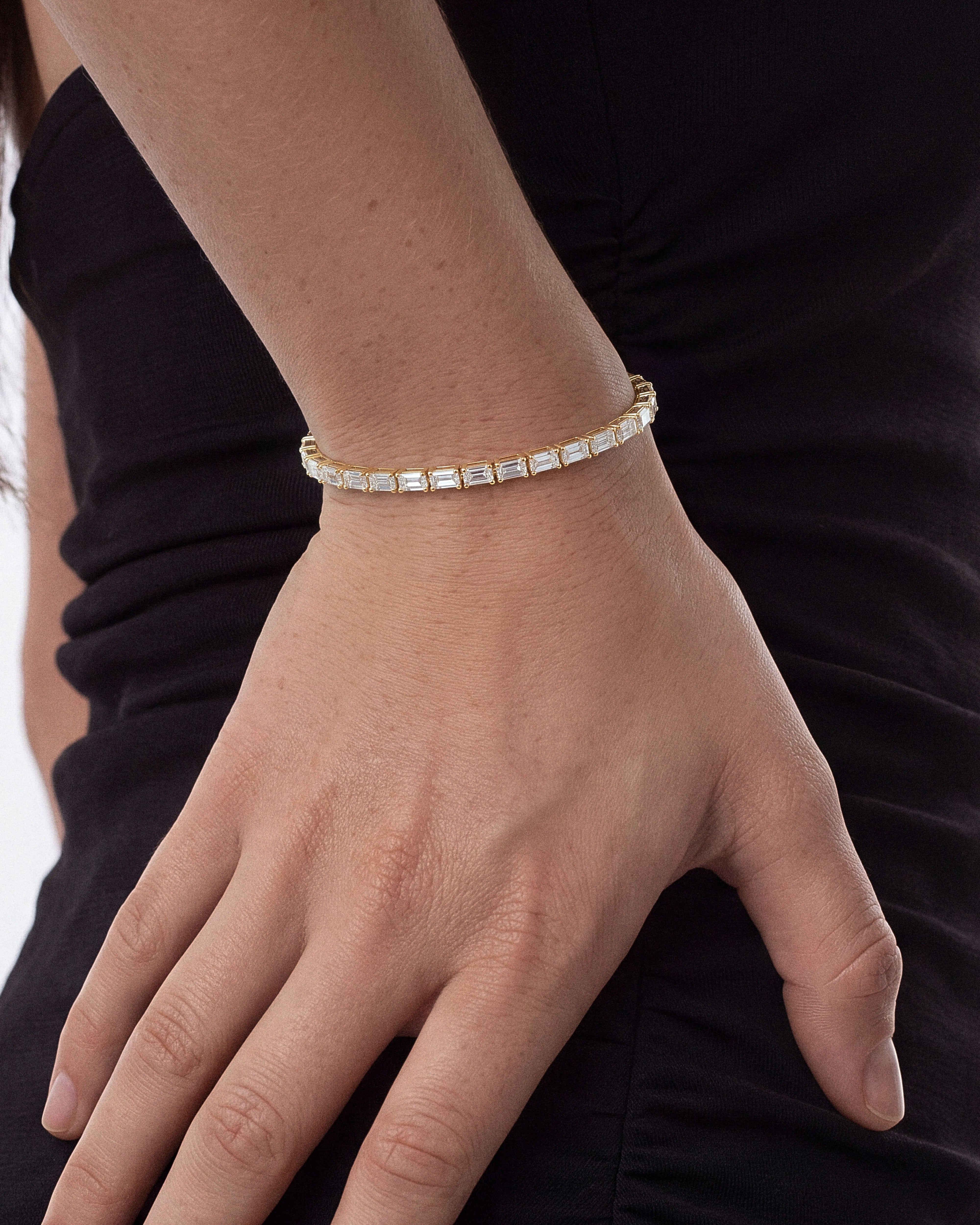 Labordiamant Tennisarmband im Smaragdschliff (15,50 ct tw) 