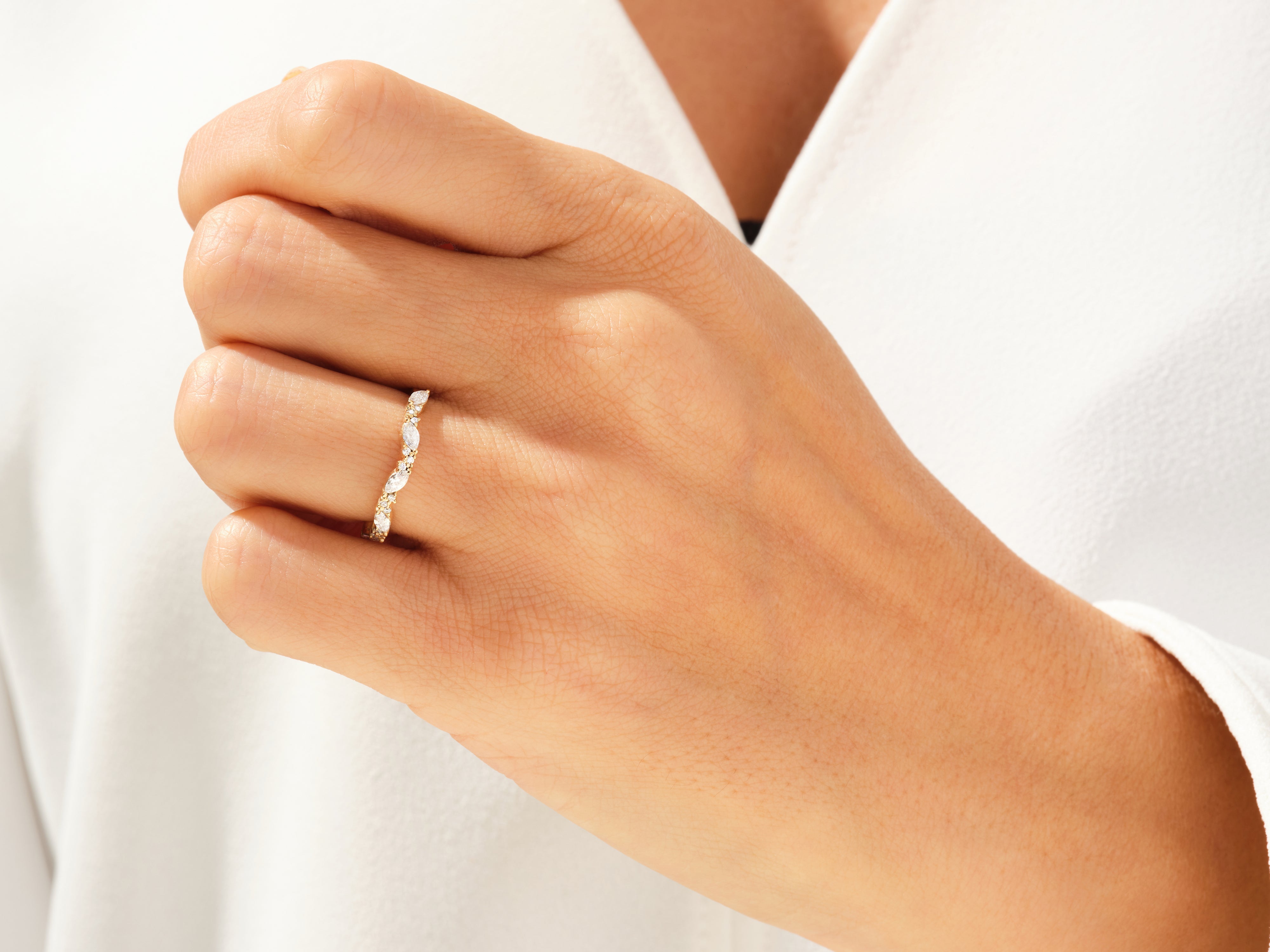 Marquise und Rund Cluster-Moissanit-Ehering