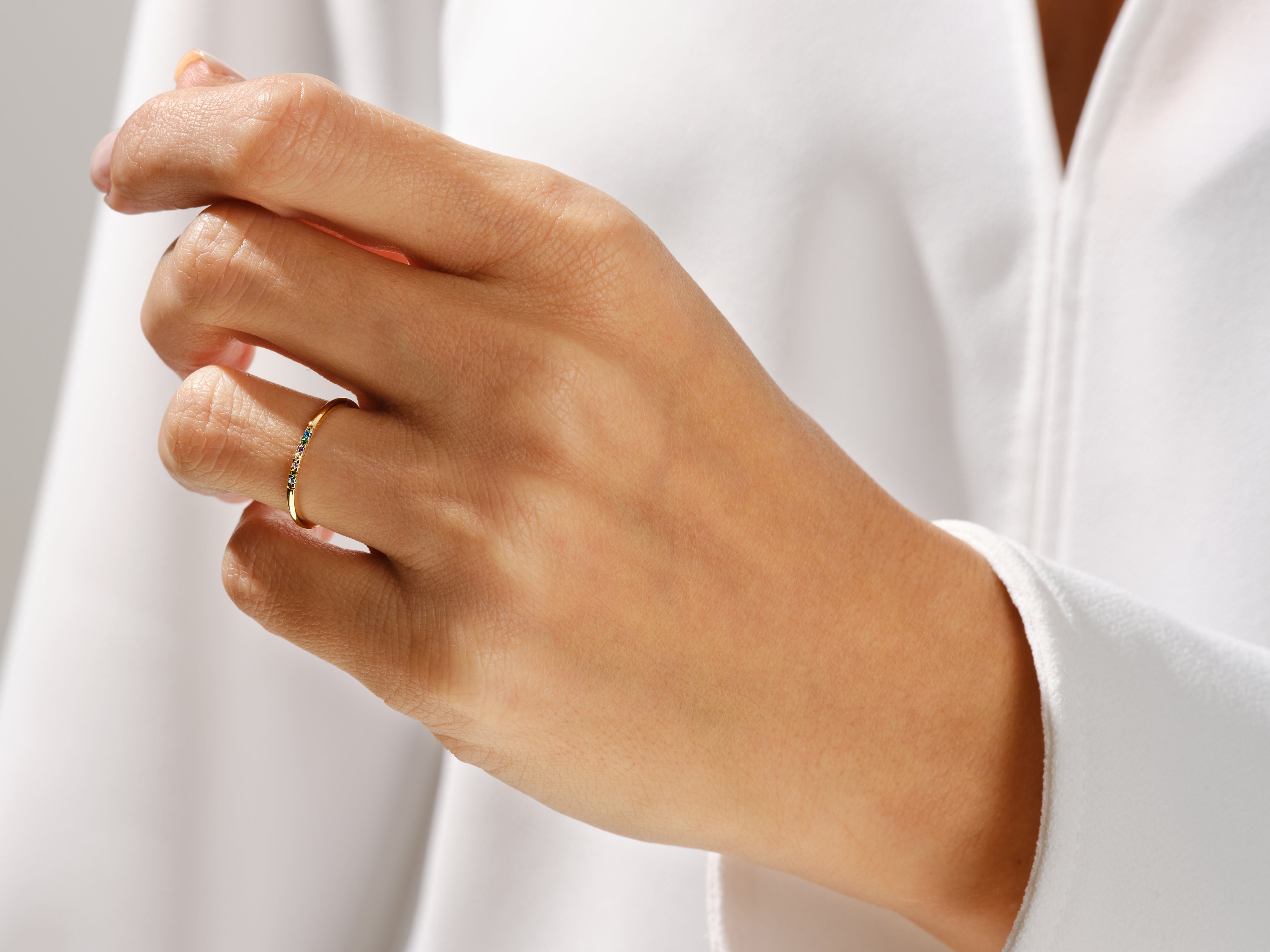 Minimalistischer Pave Geburtsstein-Ring