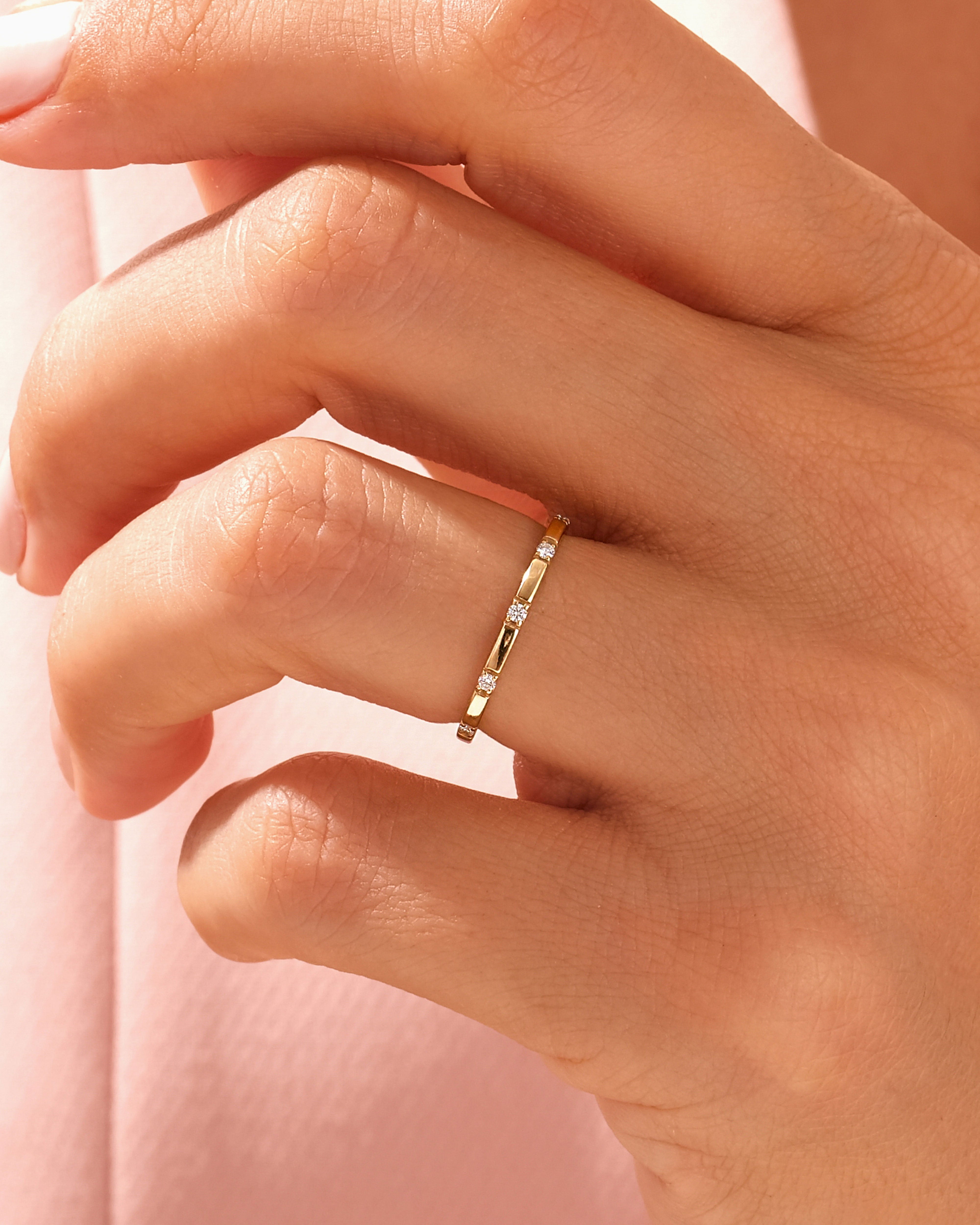 Pave Set Neun Steine Ring