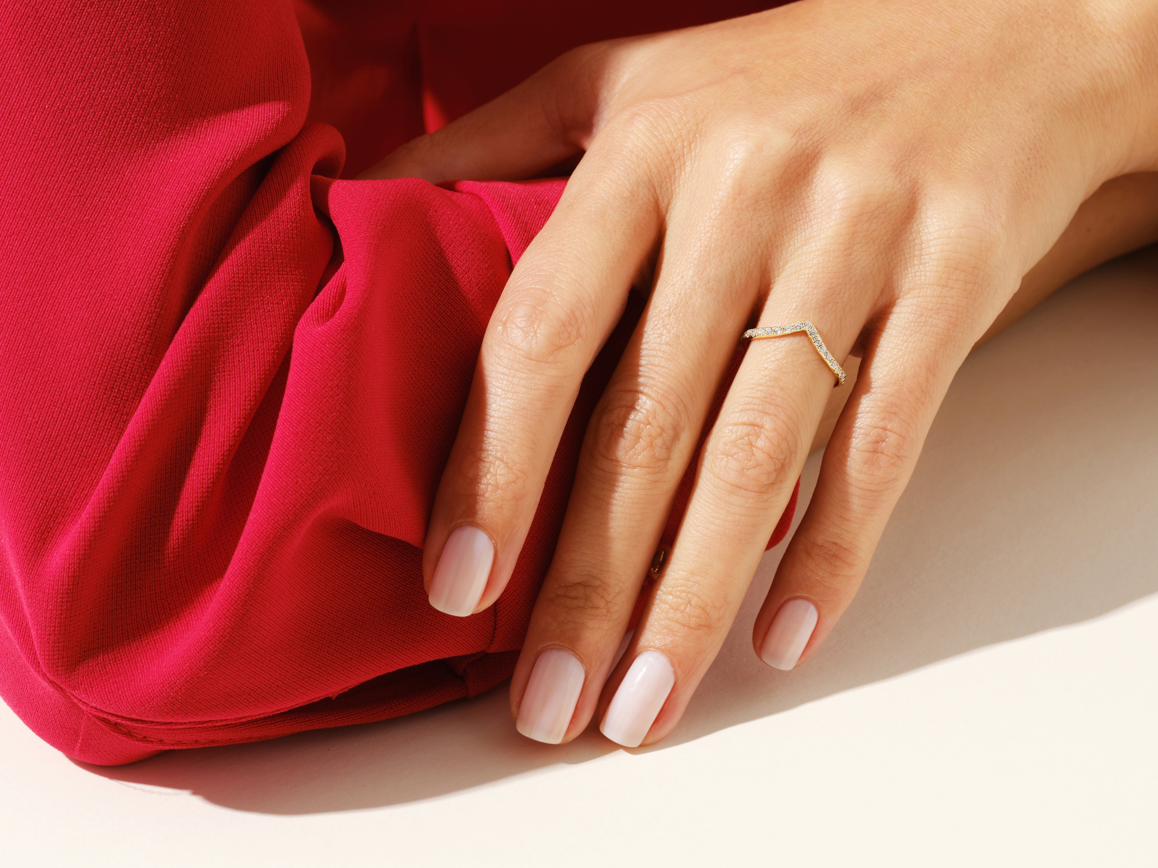 Gebogener Diamant-Ehering