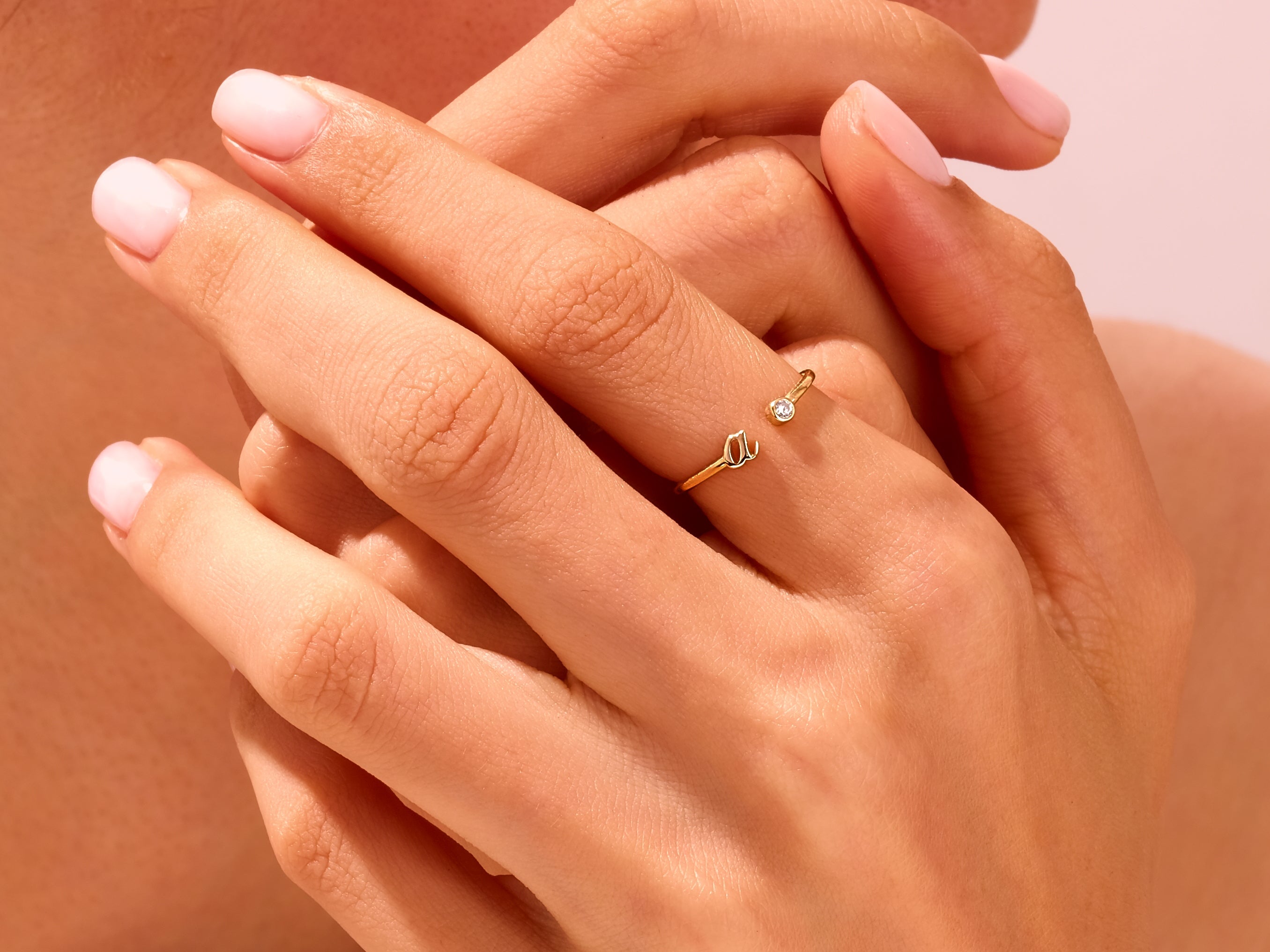 Diamantring mit Buchstaben