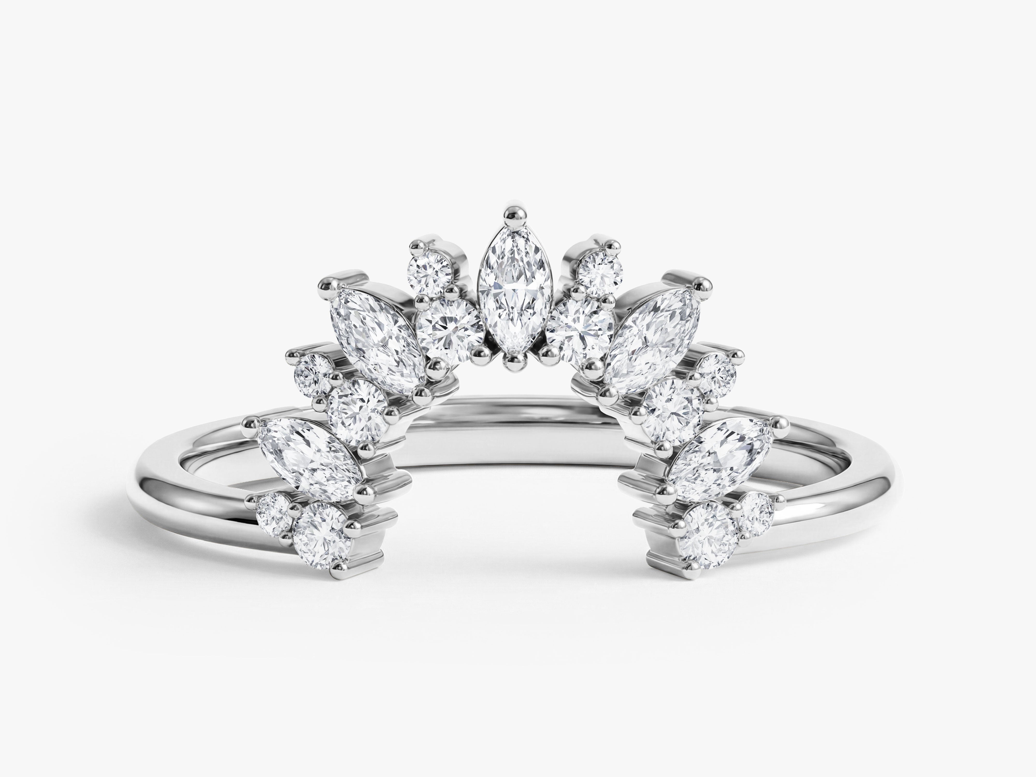 Ring in Marquise-Krone