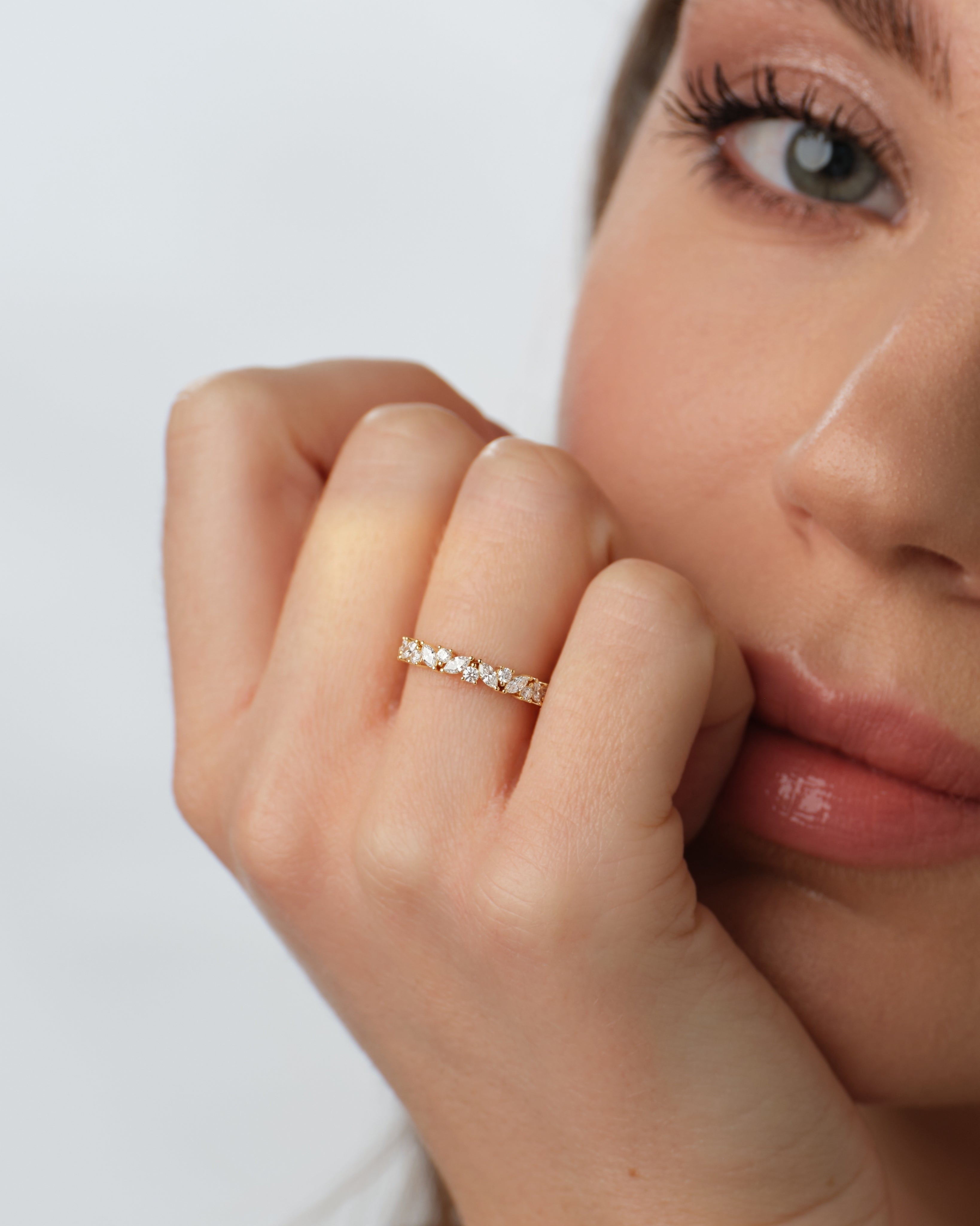 Ewigkeitsring im floralen Design mit Marquiseschliff (0,80 CT TW)