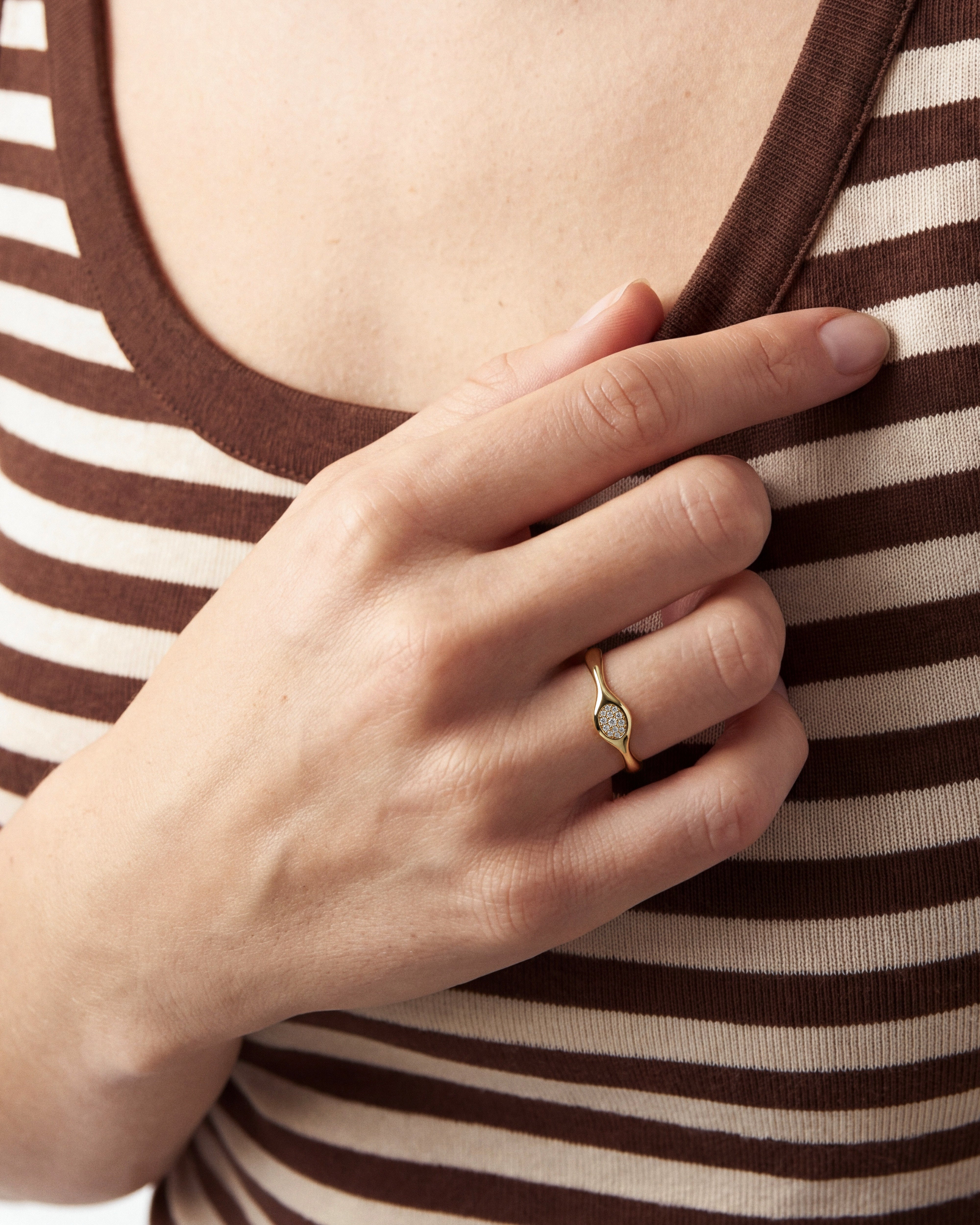 Pave Wellen Ring