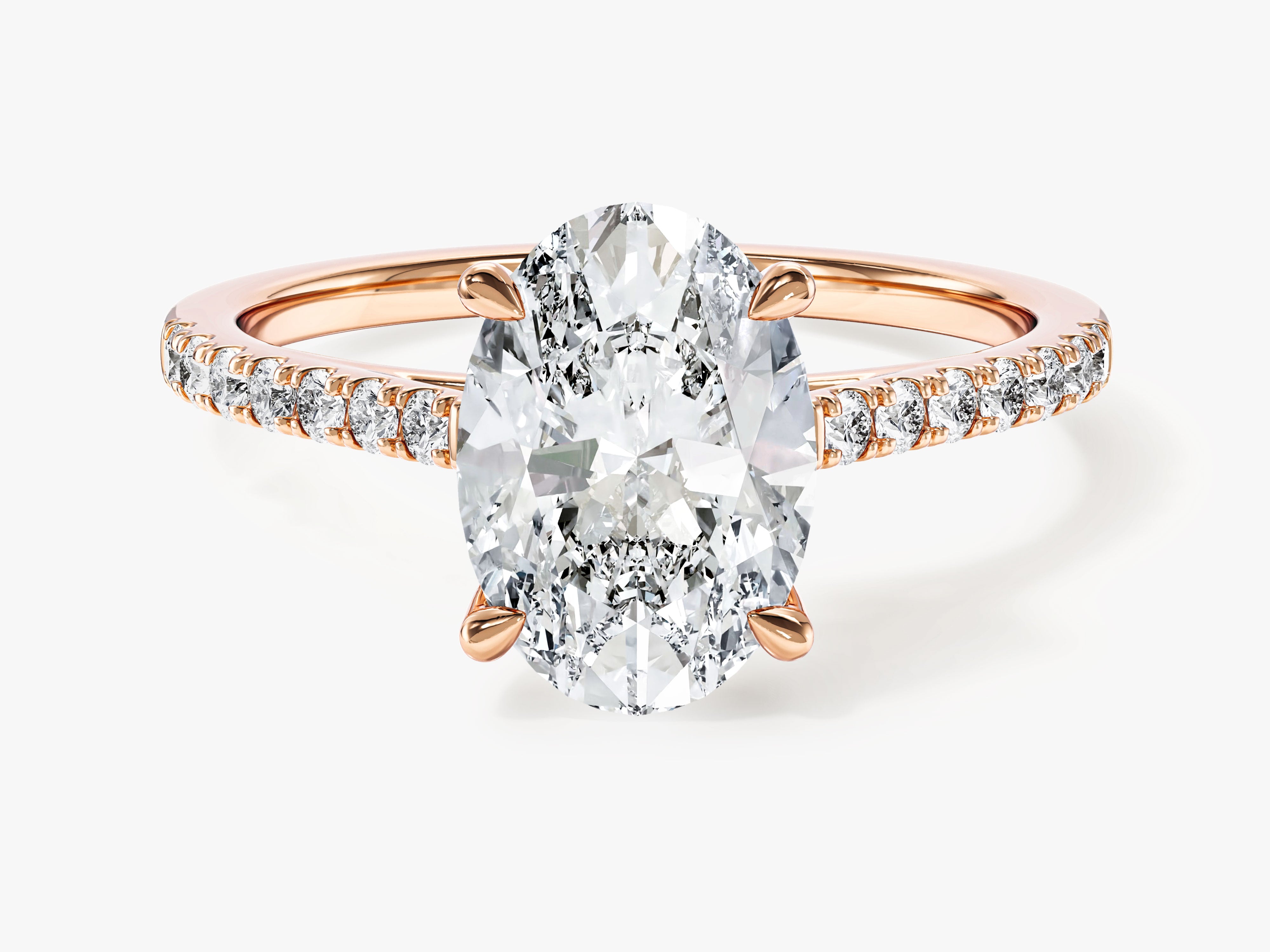 Moissanit Verlobungsring im Ovalschliff mit Pave-Seitensteinen (2,00 CT)