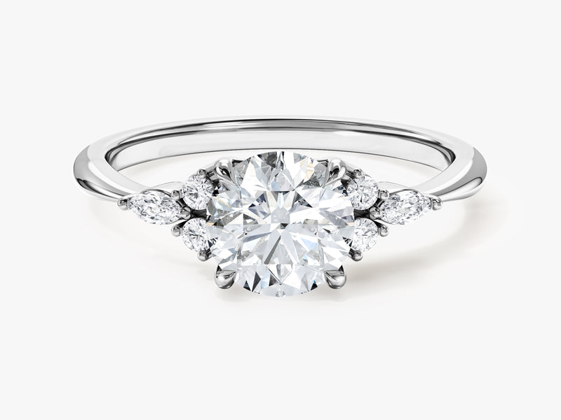 Moissanit Verlobungsring im Rundschliff mit Cluster-Akzent (1,00 CT)