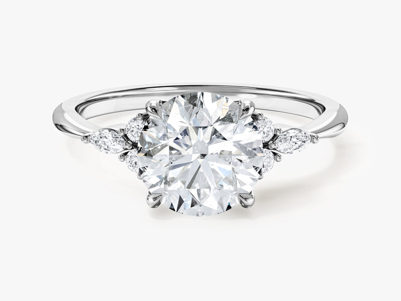 Moissanit Verlobungsring im Rundschliff mit Cluster-Akzent (1,50 CT)