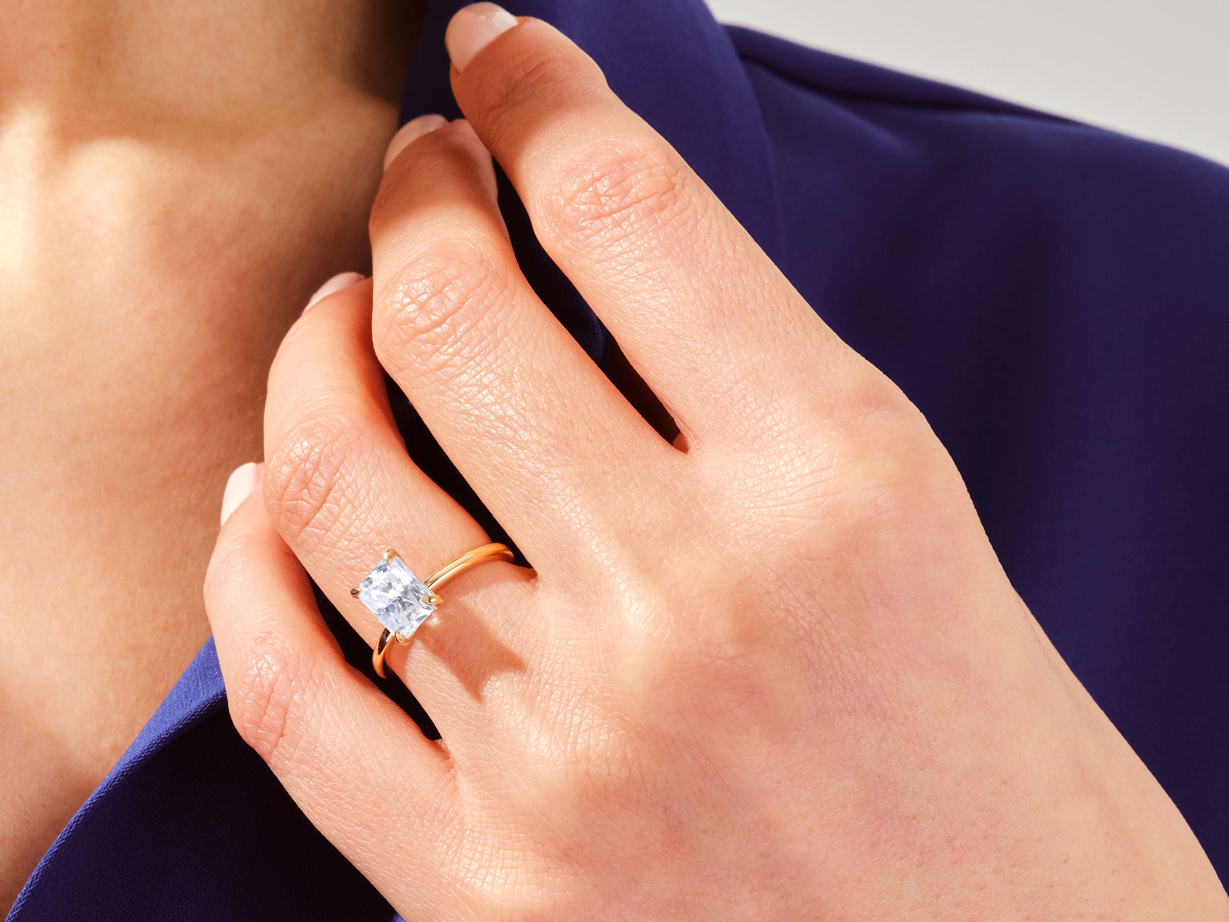 Moissanit Verlobungsring im Radiantschliff (1.50 CT)