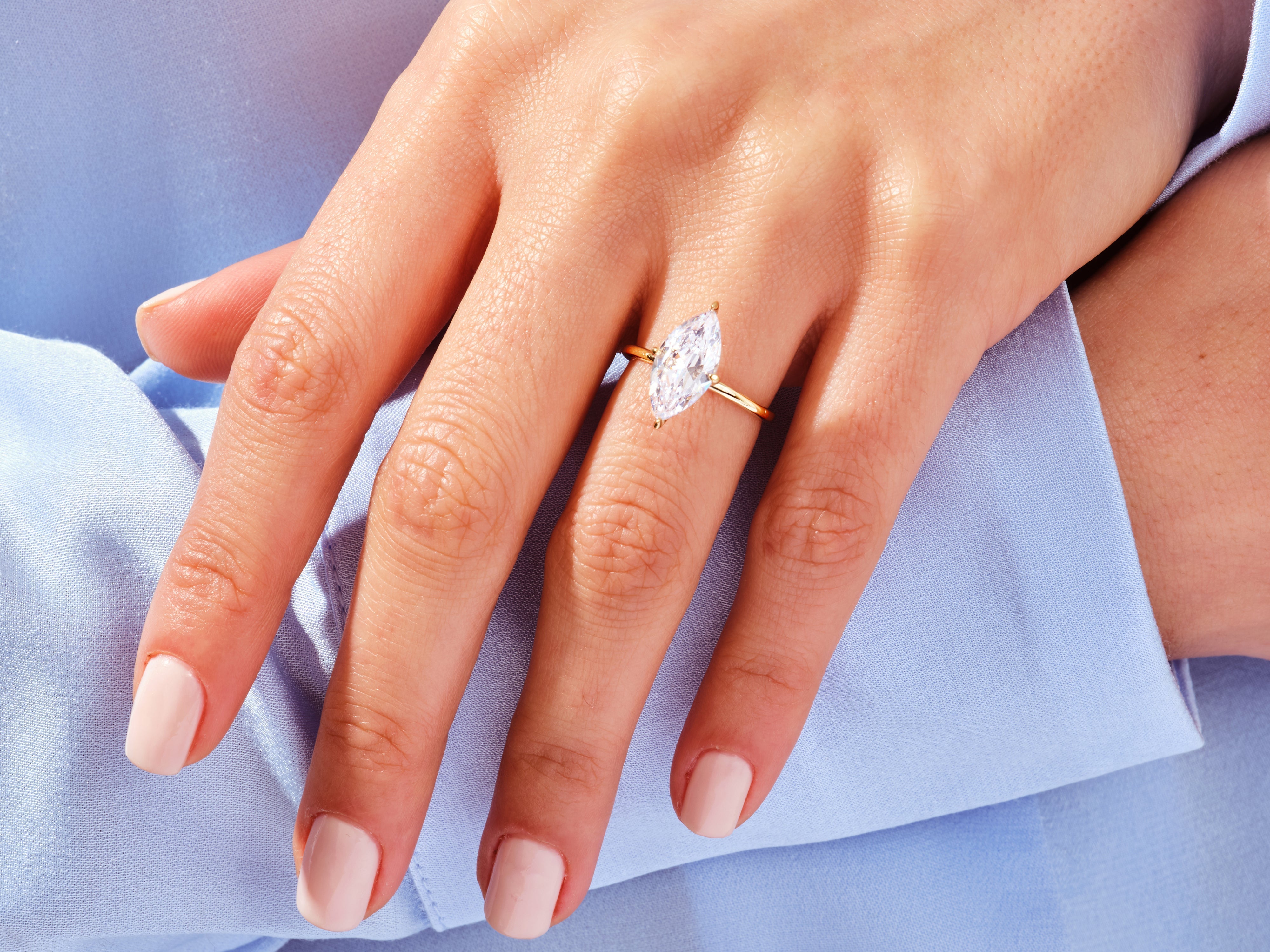 Moissanit Verlobungsring im Marquiseschliff (2.00 CT)