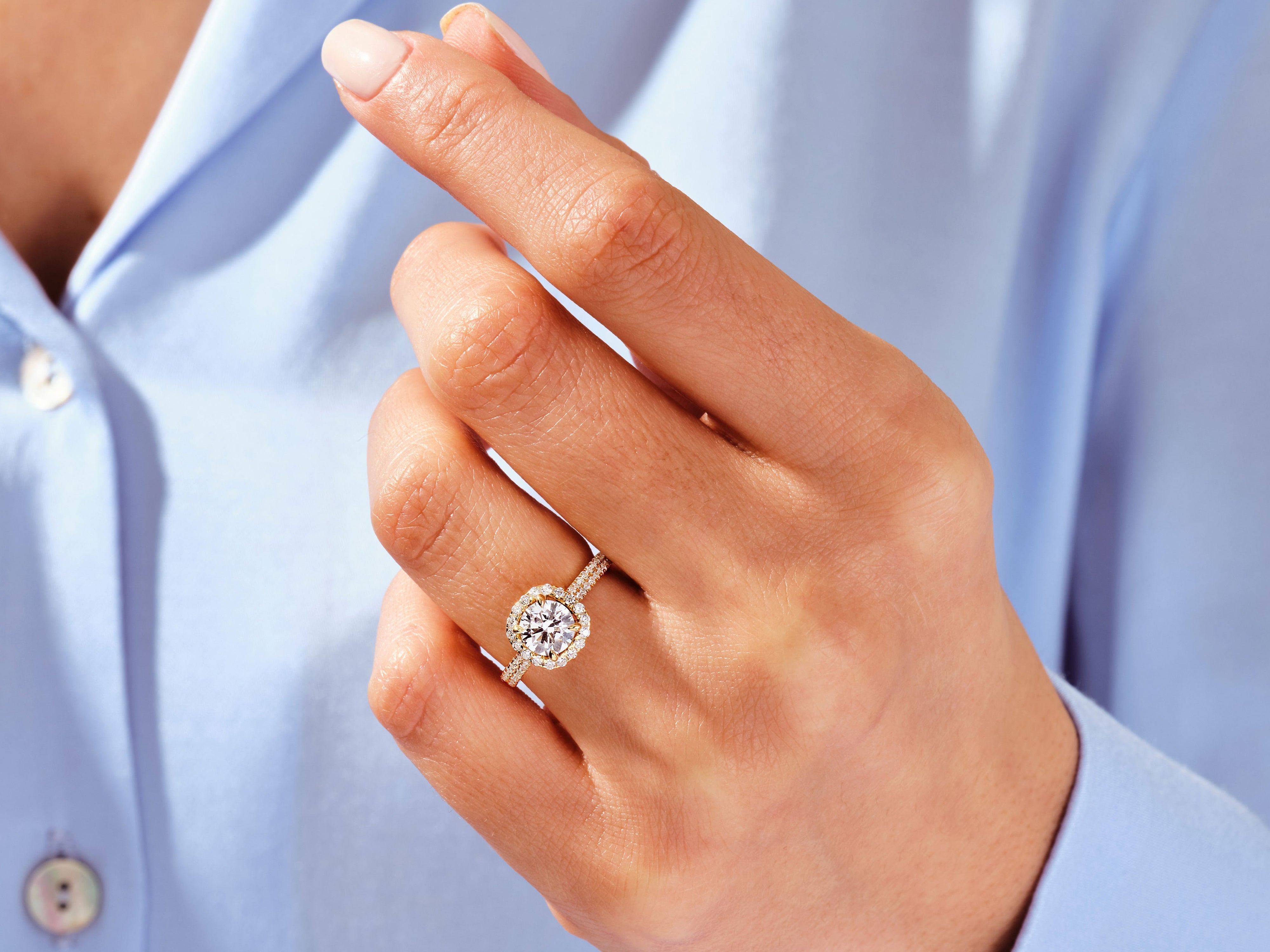 Moissanit Verlobungsring im Rundschliff Halo mit Doppel-Pave-Seitensteinen (1.00 CT)