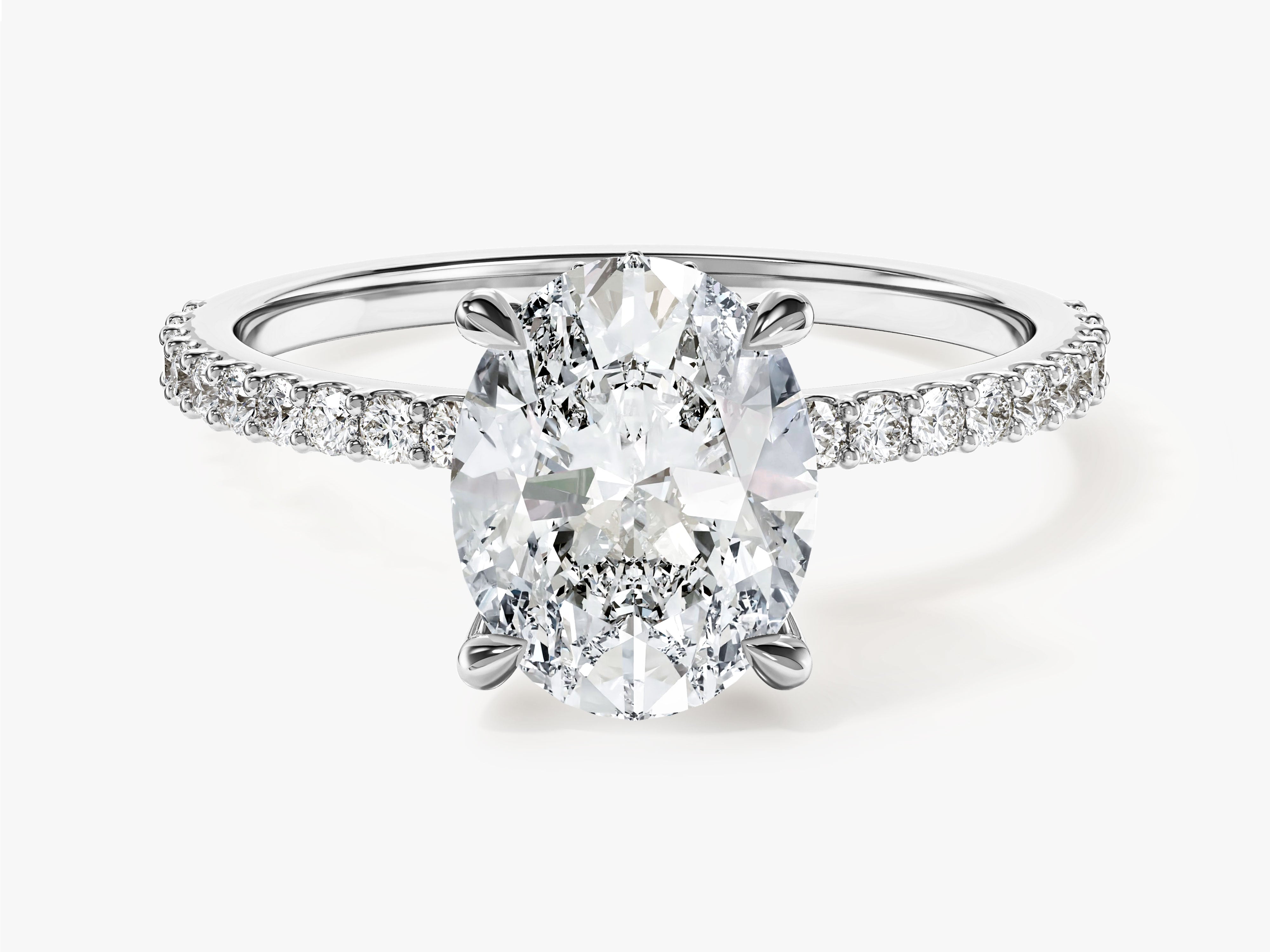 Moissanit Verlobungsring im Ovalschliff und verborgenem Halo mit Pave-Seitensteinen (2,00 CT)