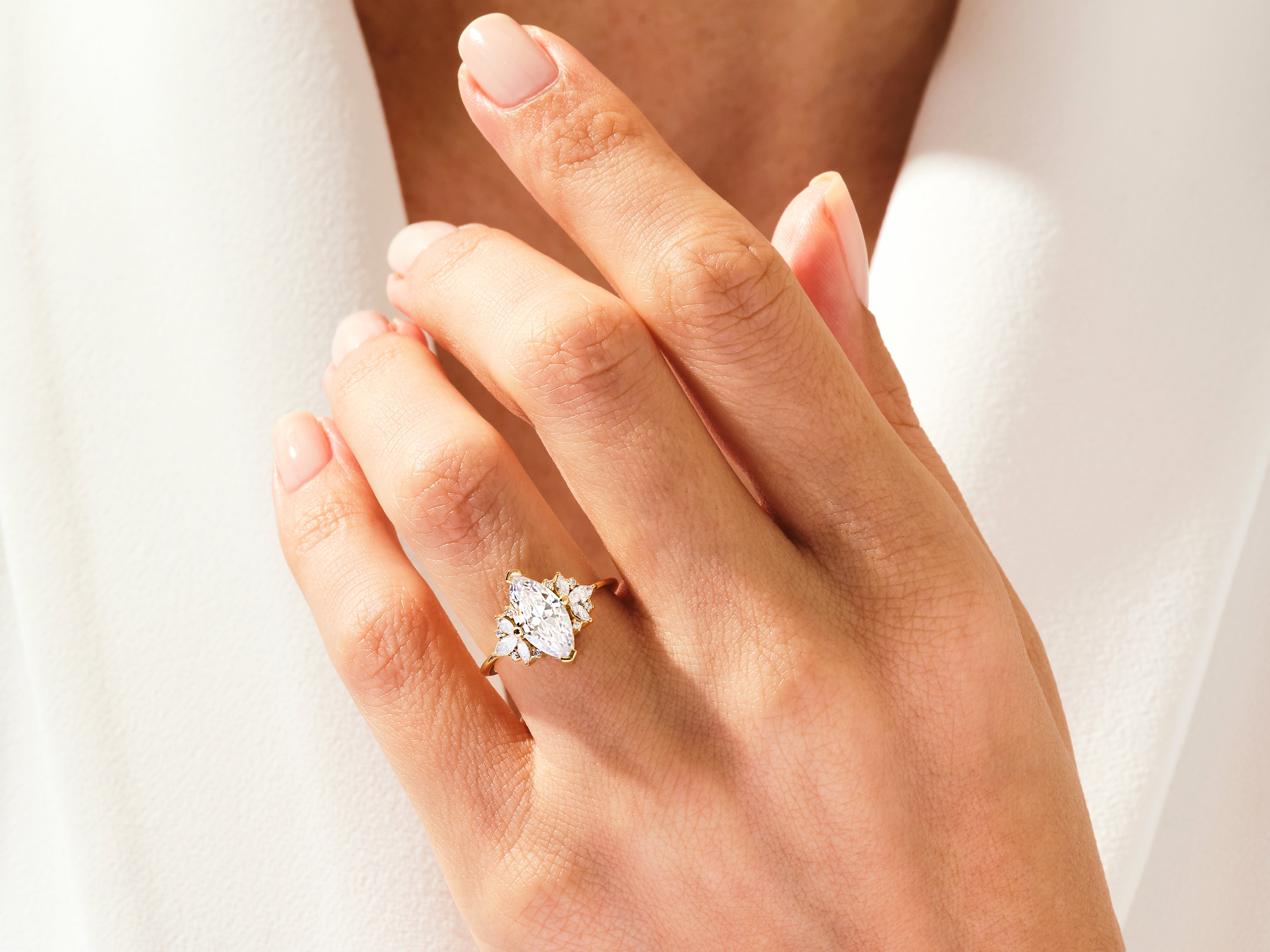 Vintage Moissanit Verlobungsring mit Marquise-Cluster(1.50 CT)