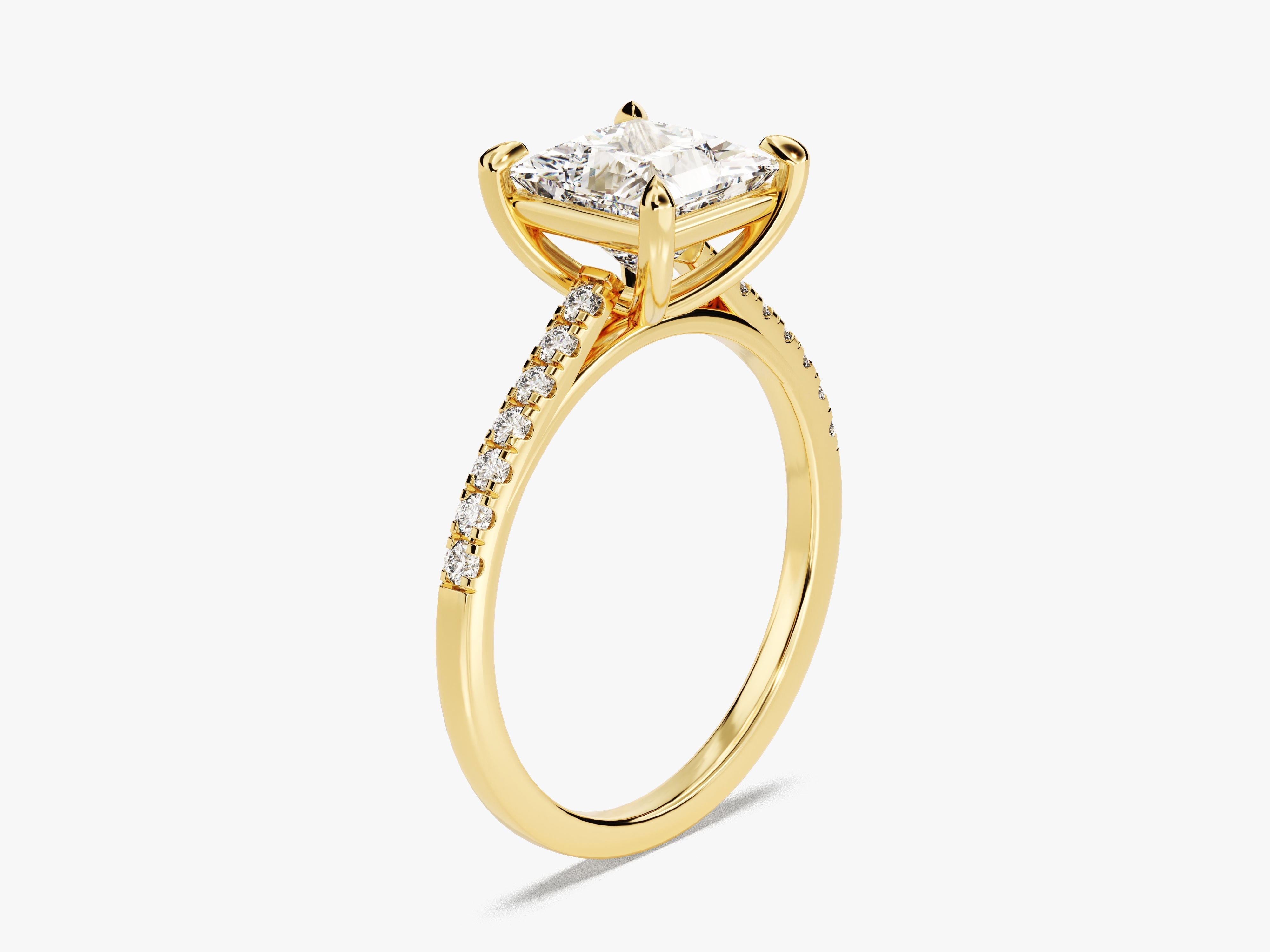 Moissanit Verlobungsring im Prinzessschliff mit Pave-Seitensteinen (1.50 CT)