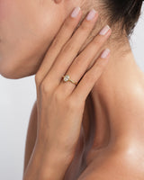 Moissanit Verlobungsring im Bezel-Ovalschliff (1,00 CT)