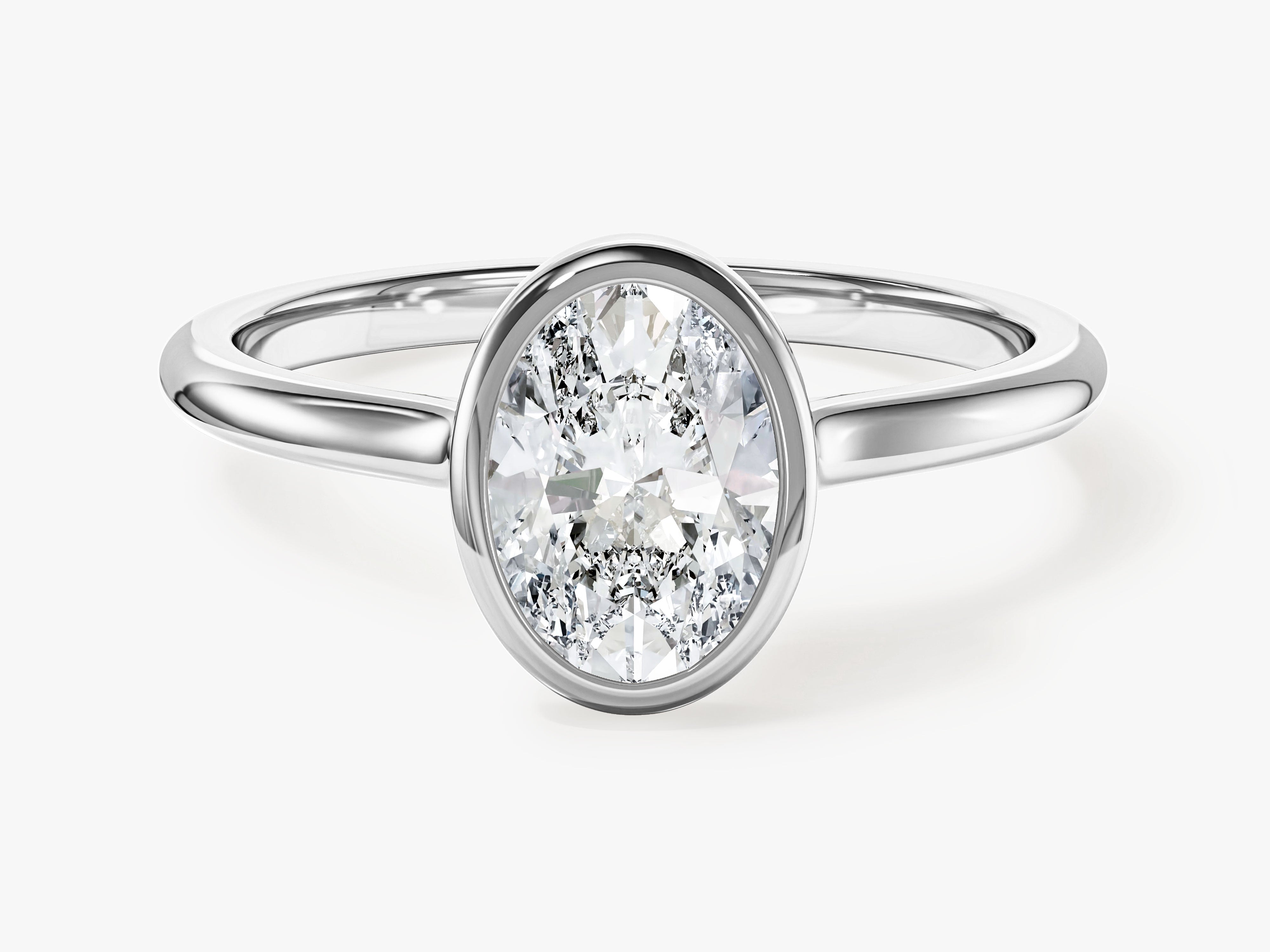 Moissanit Verlobungsring im Bezel-Ovalschliff (1,50 CT)