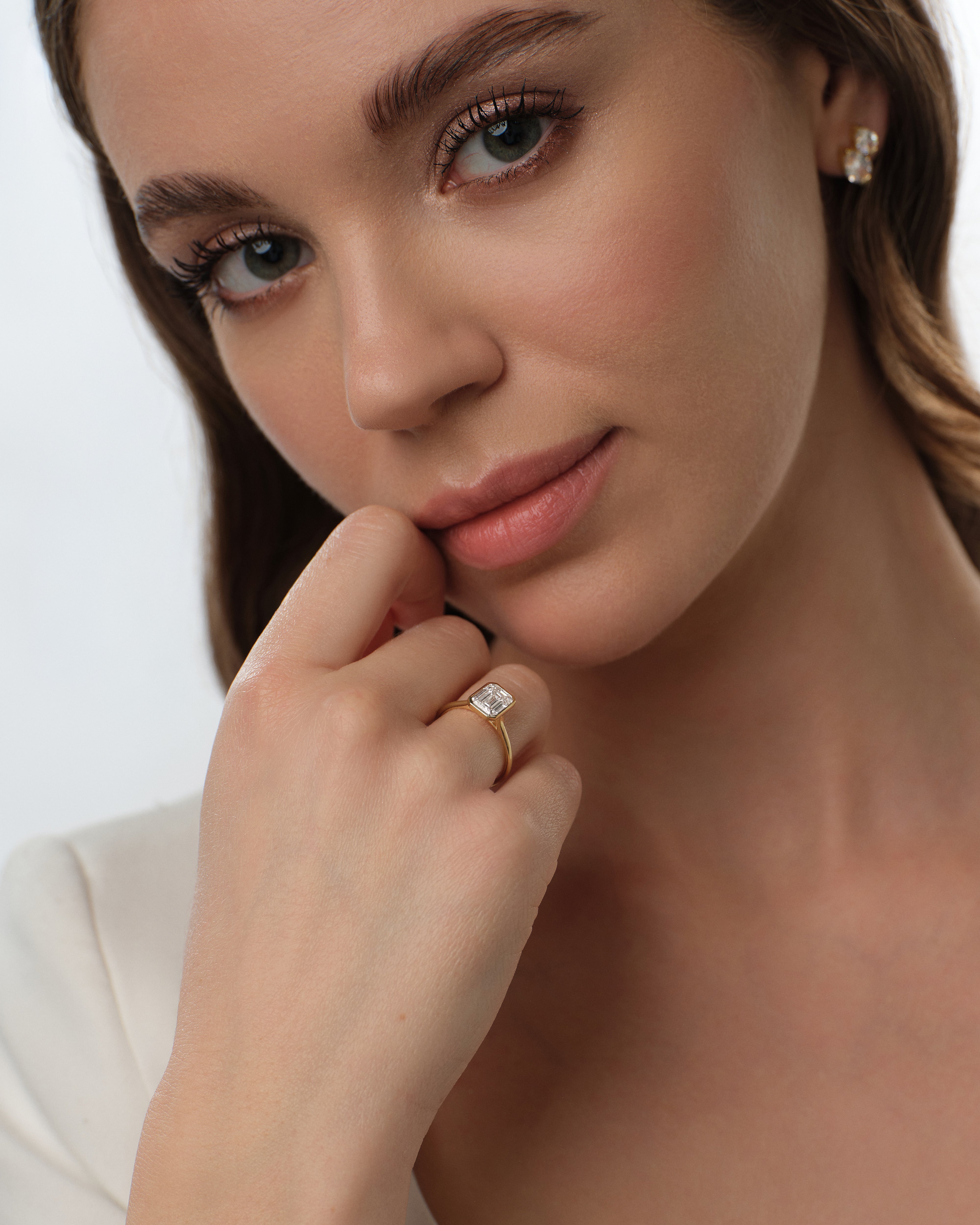 Bezel Emerald Moissanite Engagement Ring (1.50 CT)