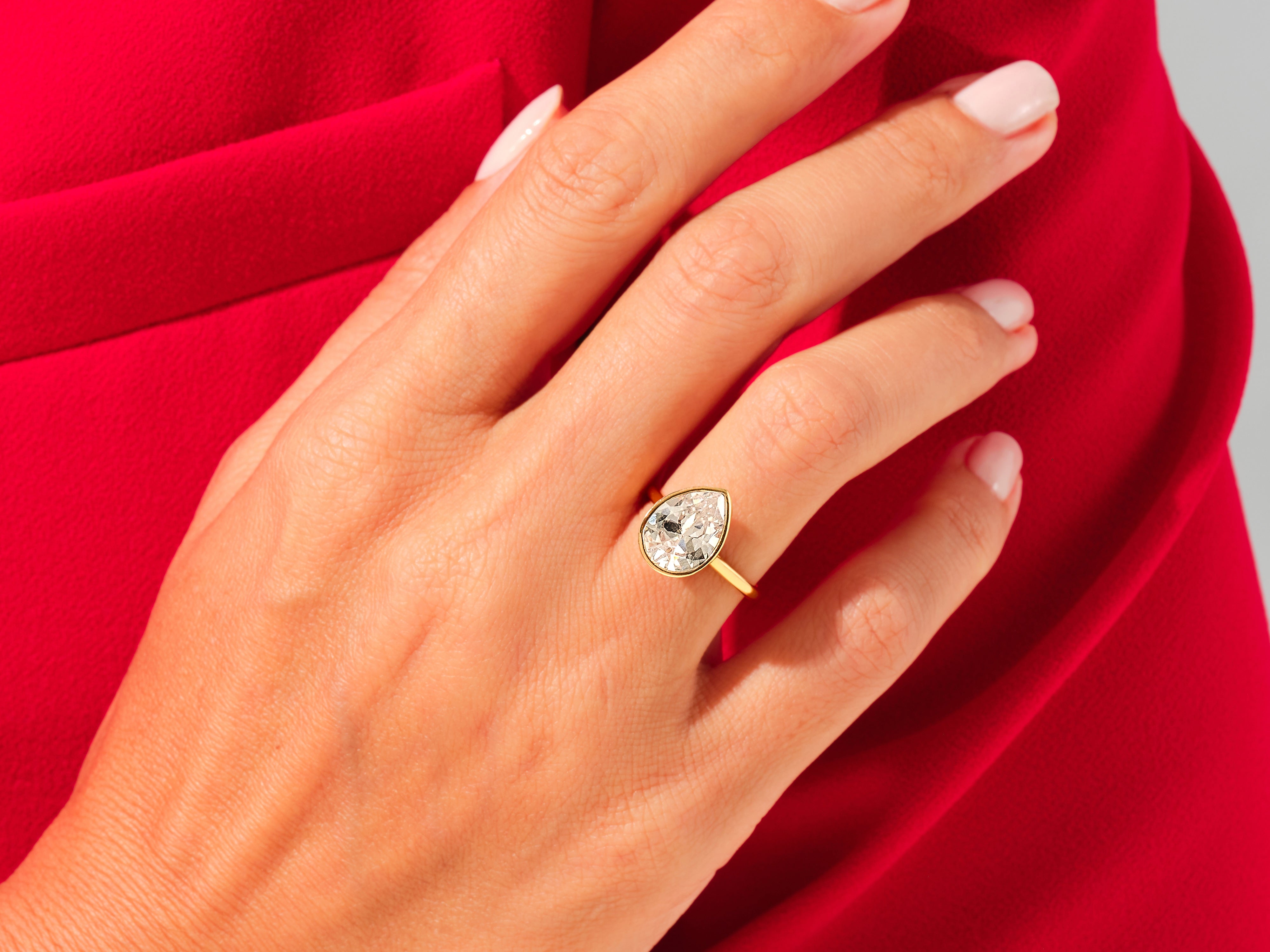 Labordiamant Verlobungsring im Bezel-Tropfenschliff (3,00 CT TW)