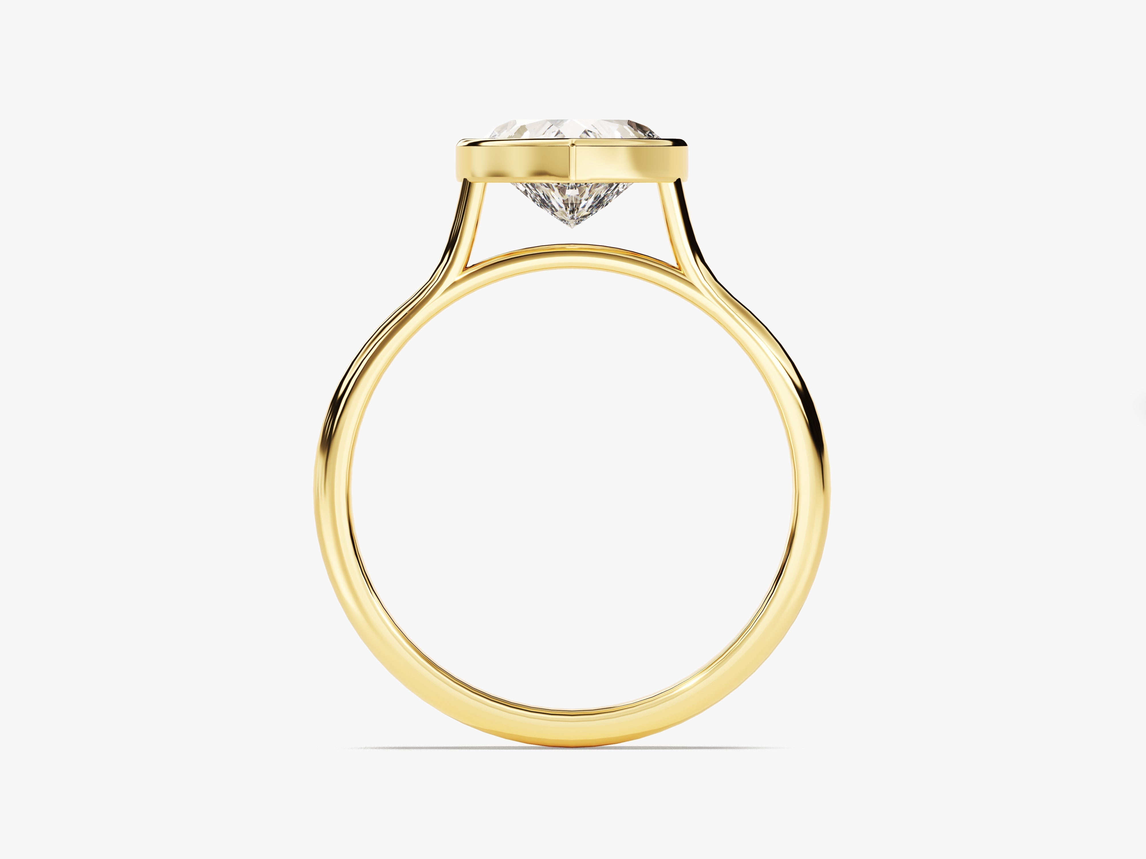 Moissanit Verlobungsring im Bezel-Herzschliff (1.50 CT)