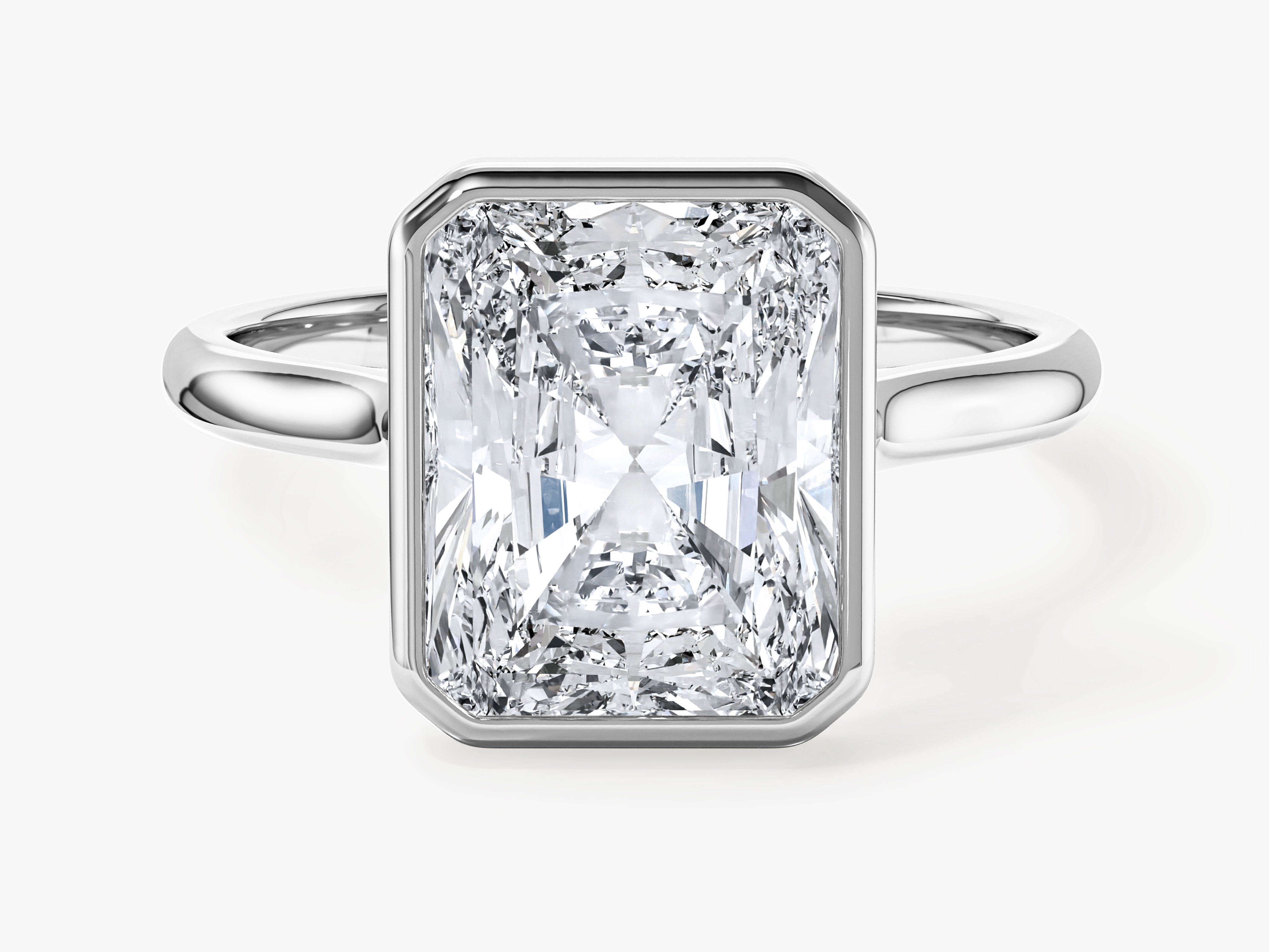 Labordiamant Verlobungsring im Bezel-Radiantschliff (3,00 CT TW)