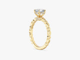 Moissanit-Verlobungsring mit Twisted-Ringschiene