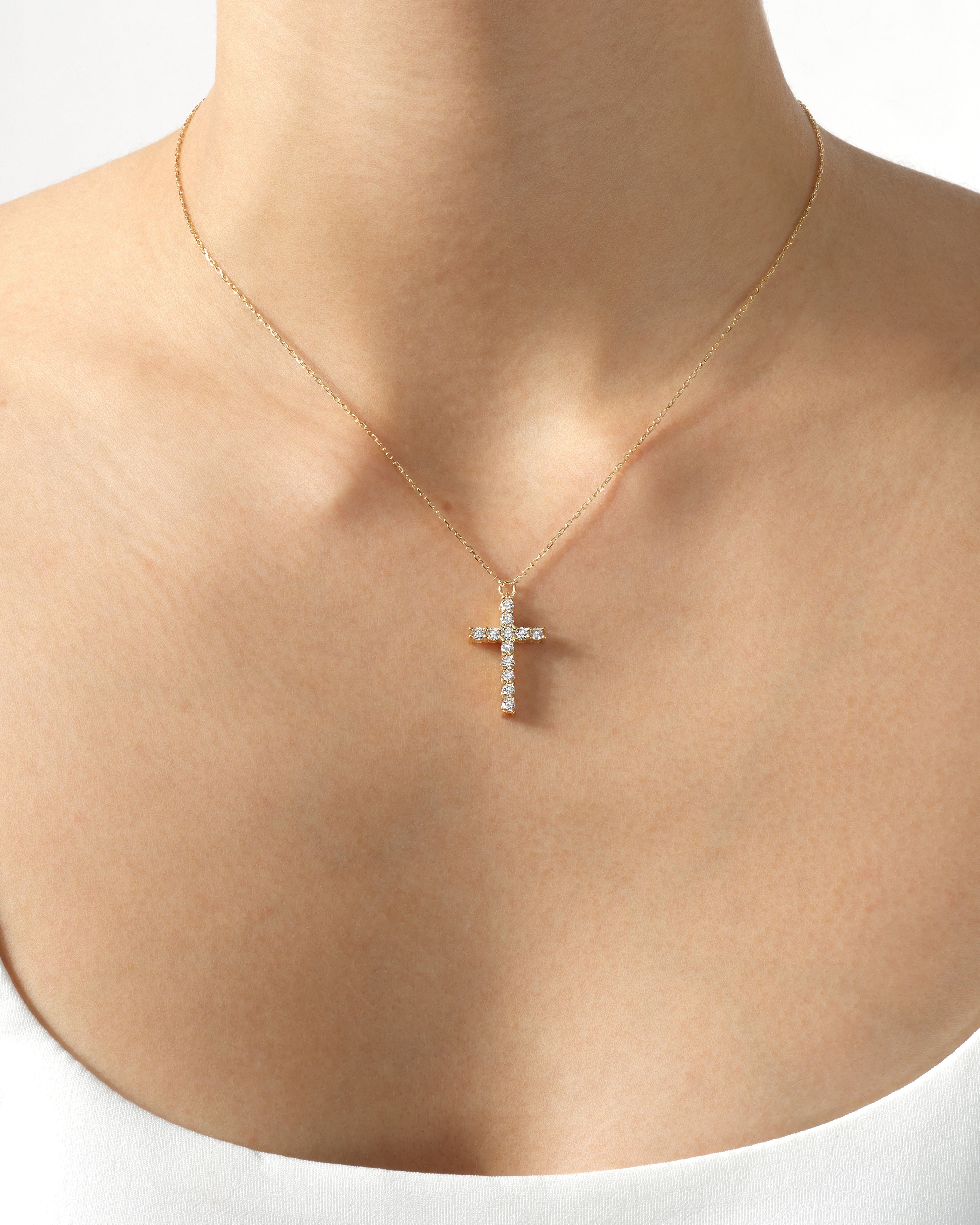 Kreuz Halskette mit Krappenfassung