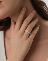 U-Krappenfassung Ovalschliff Ewigkeit Ring (0,75 CT TW, halb besetzt)
