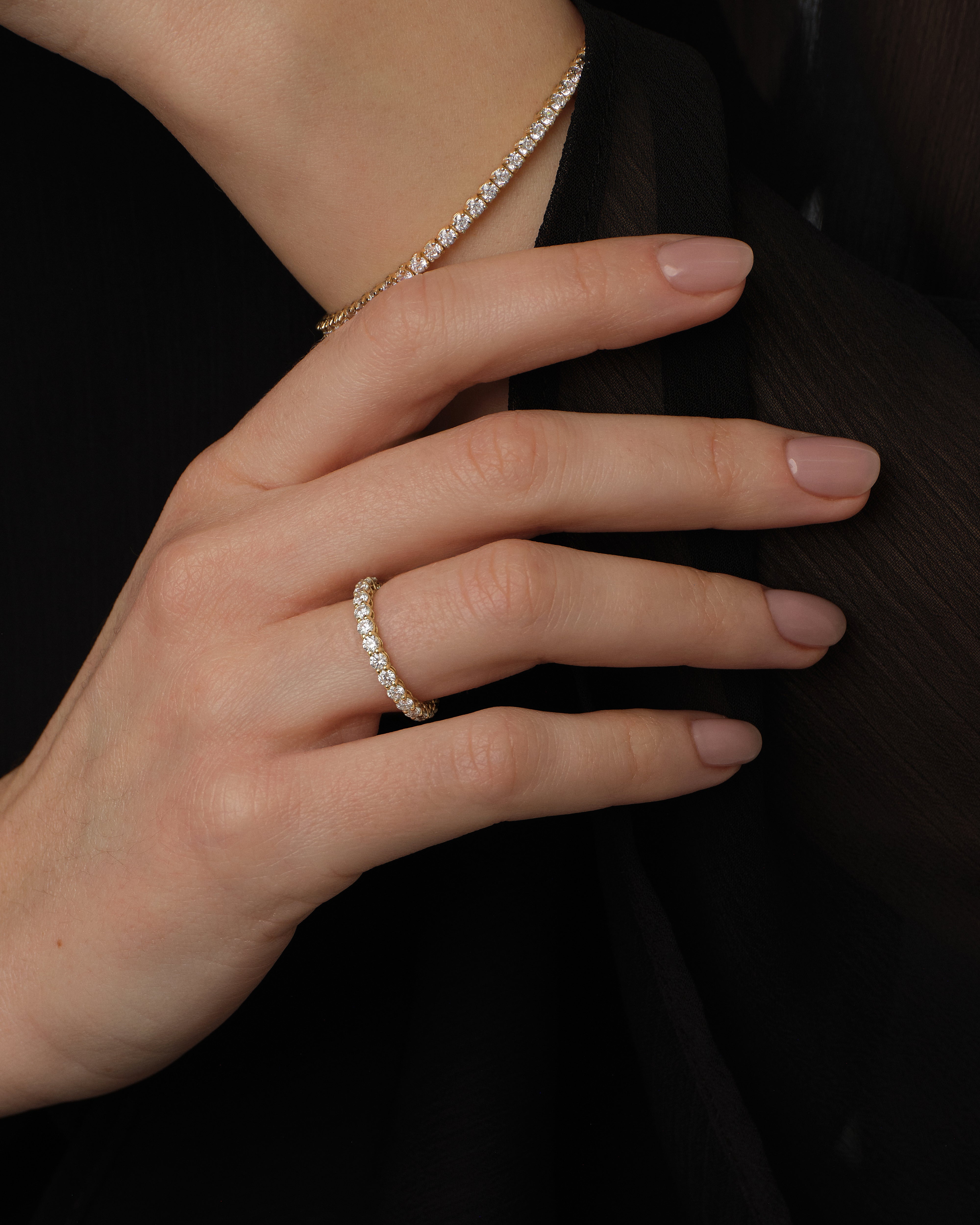 Ewigkeitsring mit geteilten Krappen (0,75 CT TW, halb besetzt)