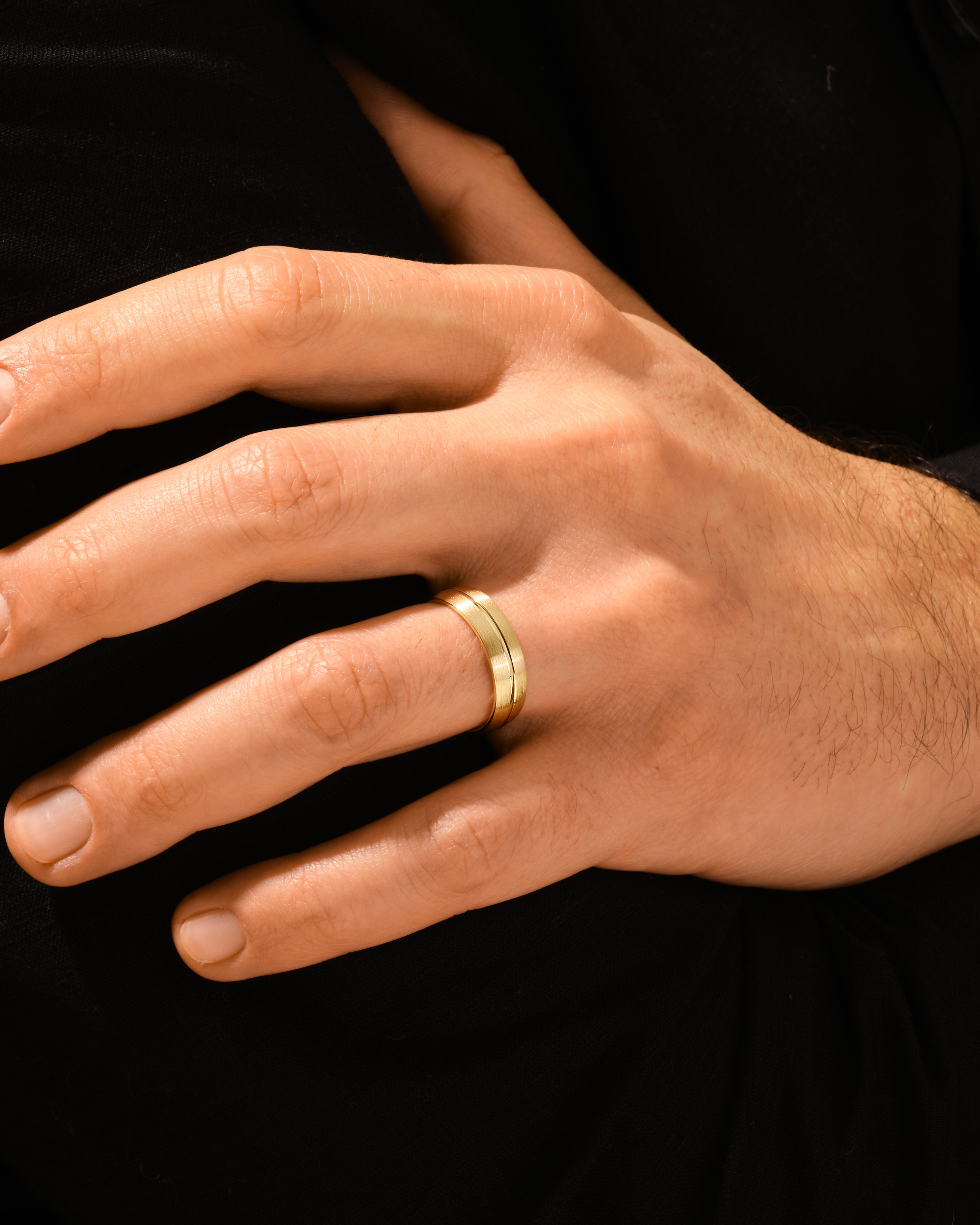 6mm Herren-Gold-Ehering - Einfach graviert und matt gebürstet