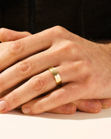 6mm Herren-Gold-Ehering - Einfach graviert und matt gebürstet