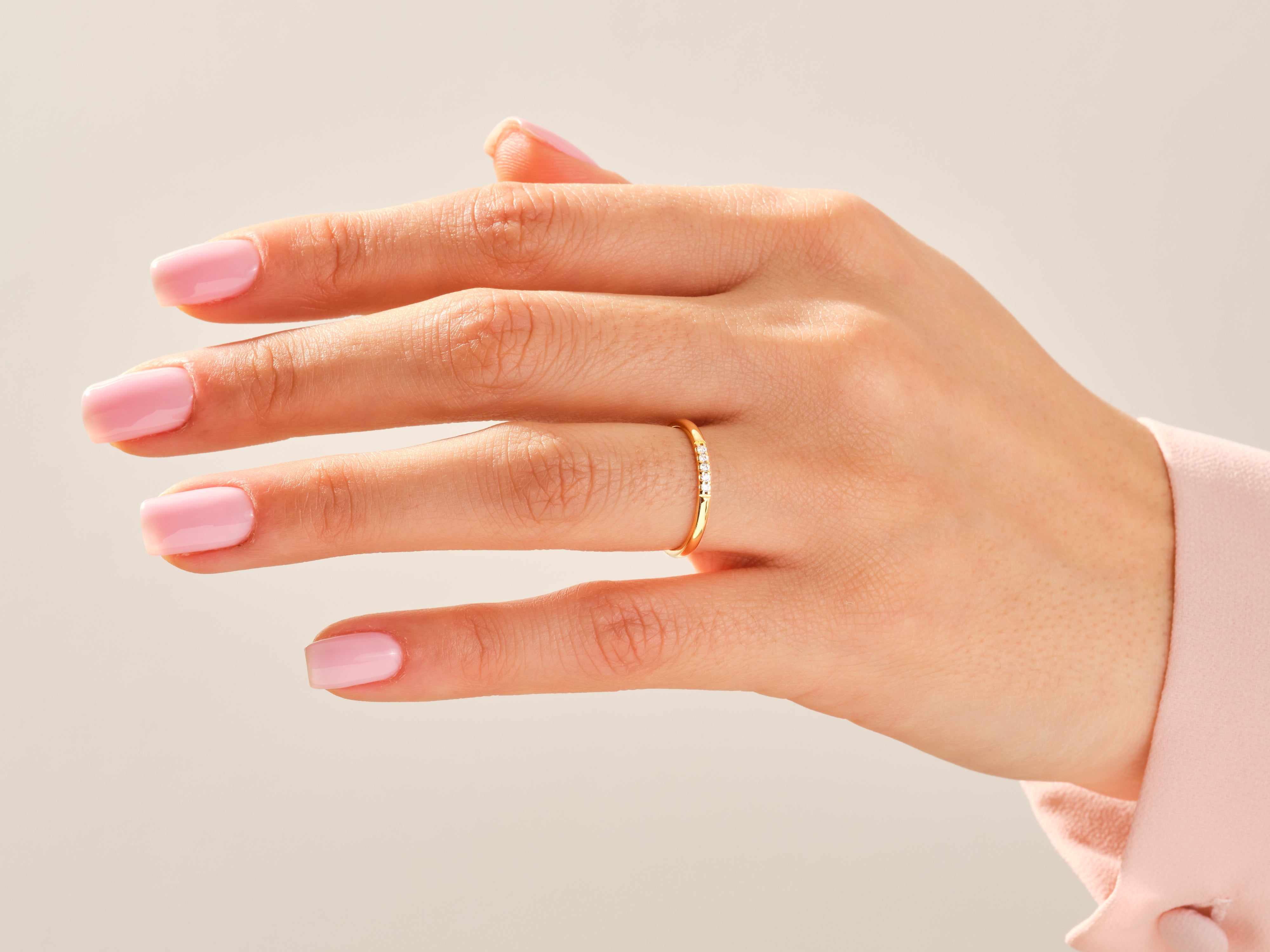 Minimalistischer Fünf-Stein-Moissanit-Ehering